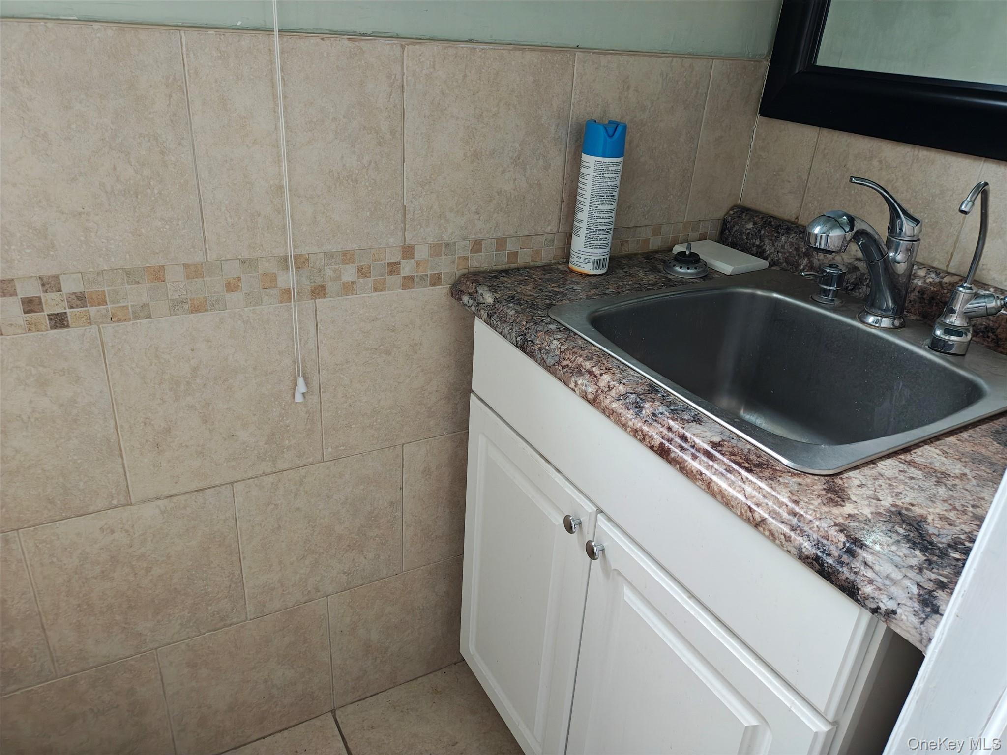 225 E Erie Street – For Rent photo 4