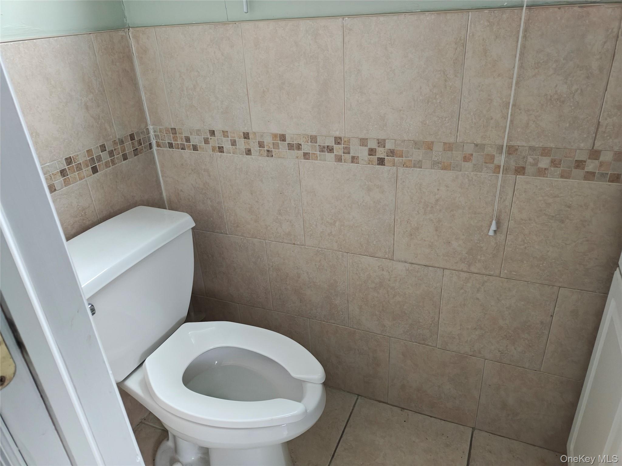 225 E Erie Street – For Rent photo 3