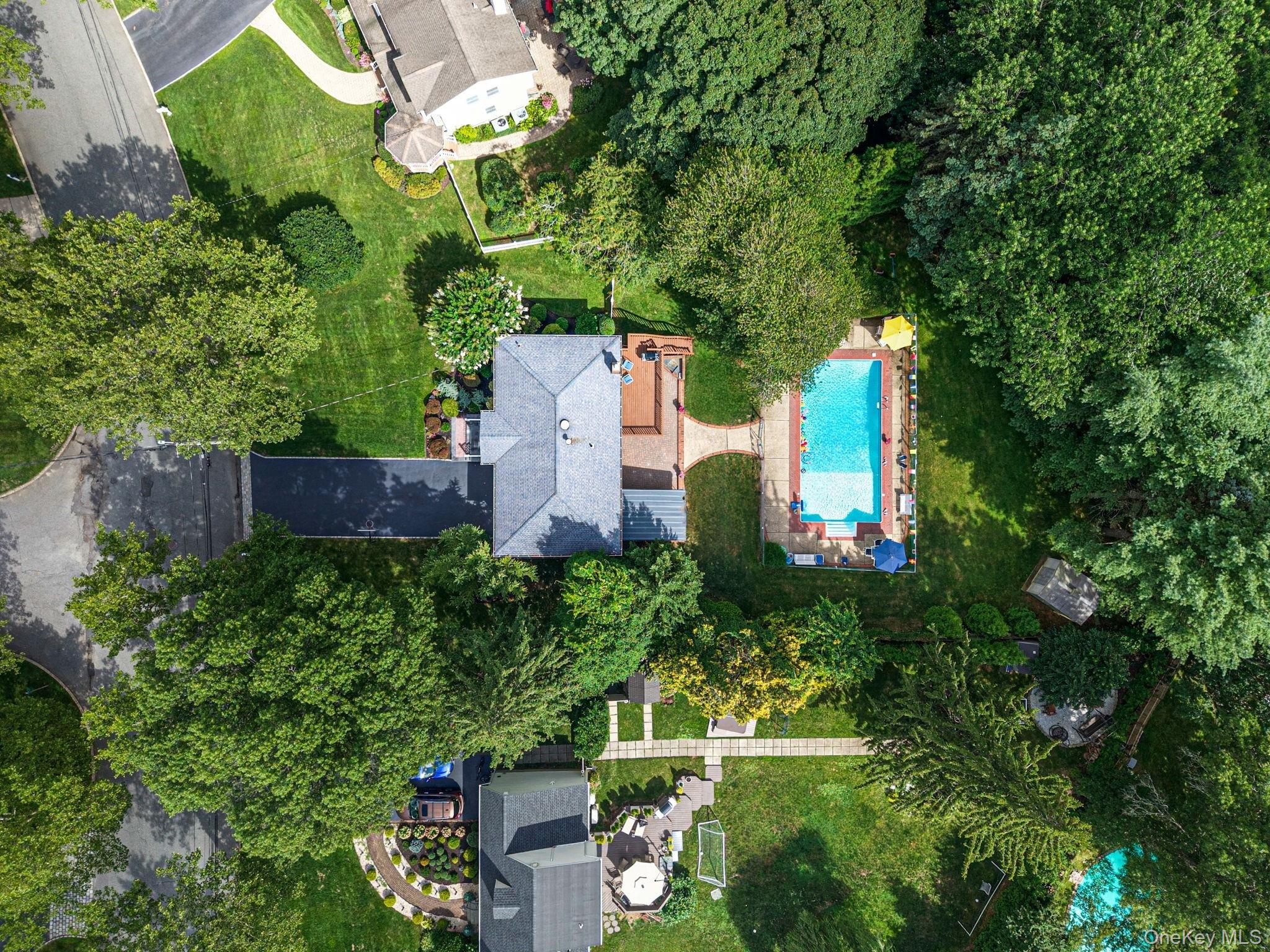 212 Cedrus Avenue – For Sale photo 3