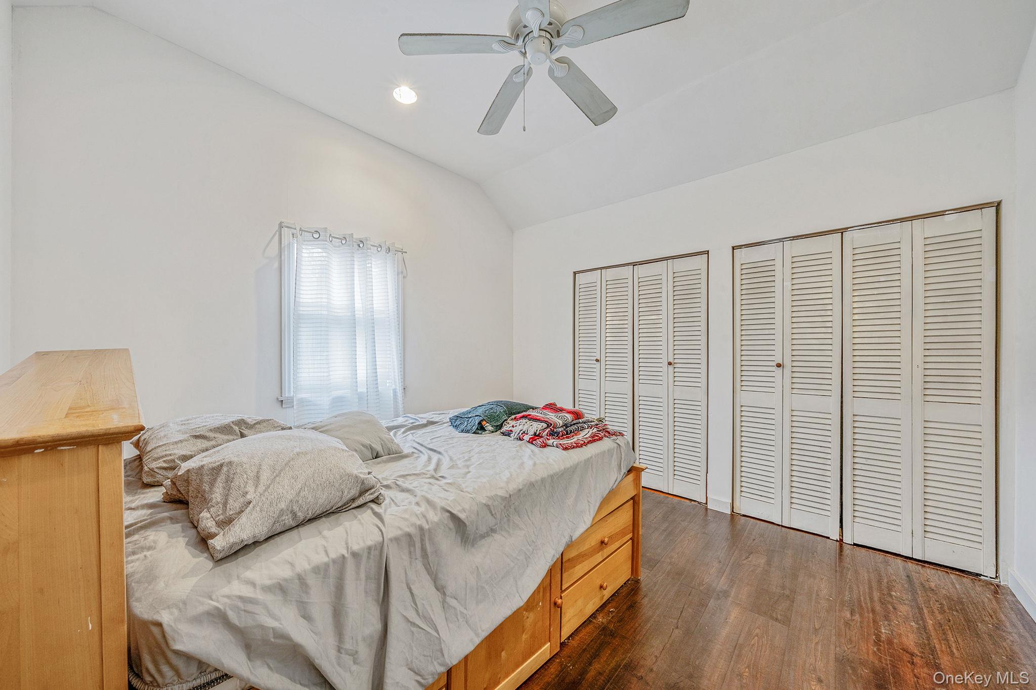 273 N Country Road – For Sale photo 23