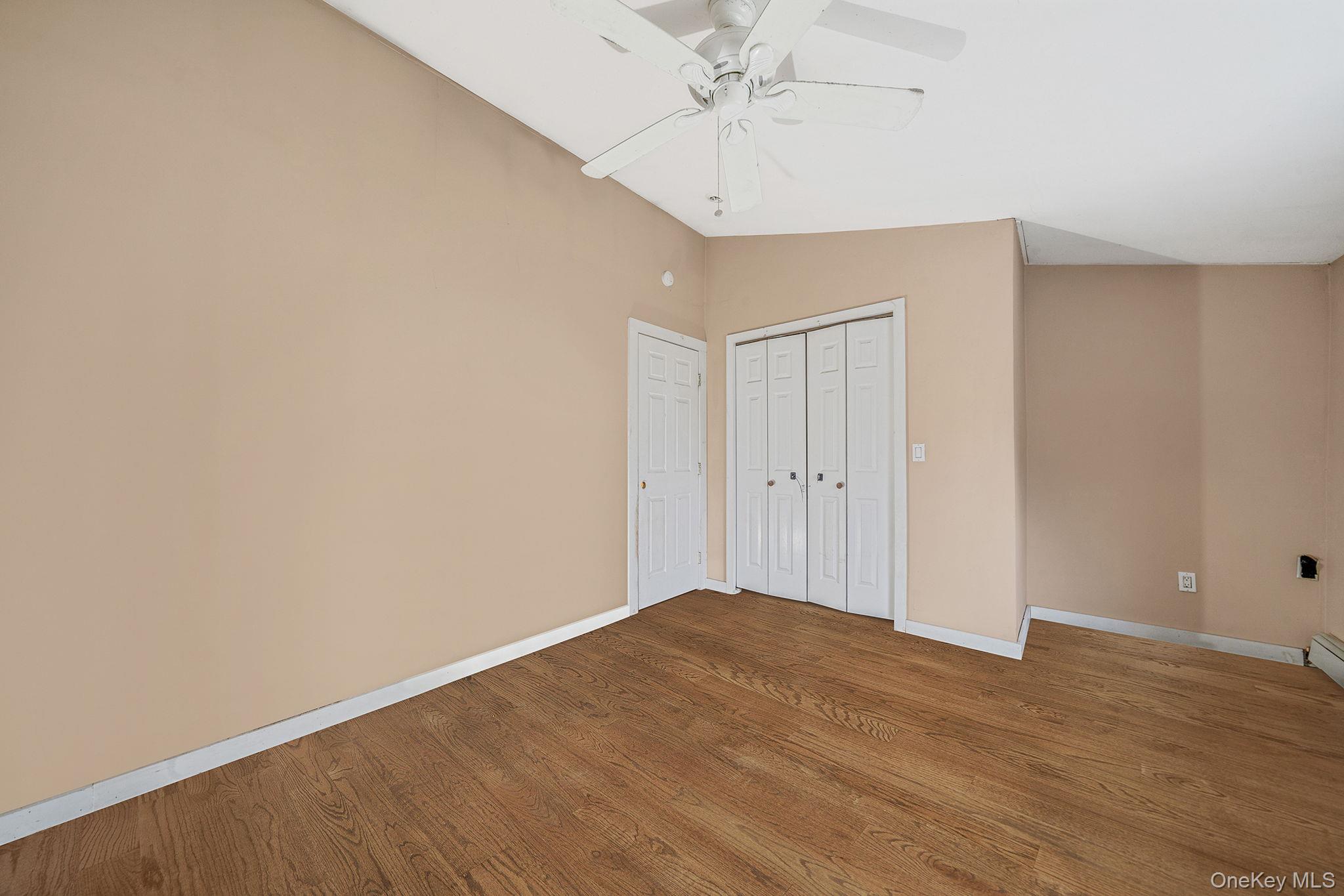273 N Country Road – For Sale photo 21