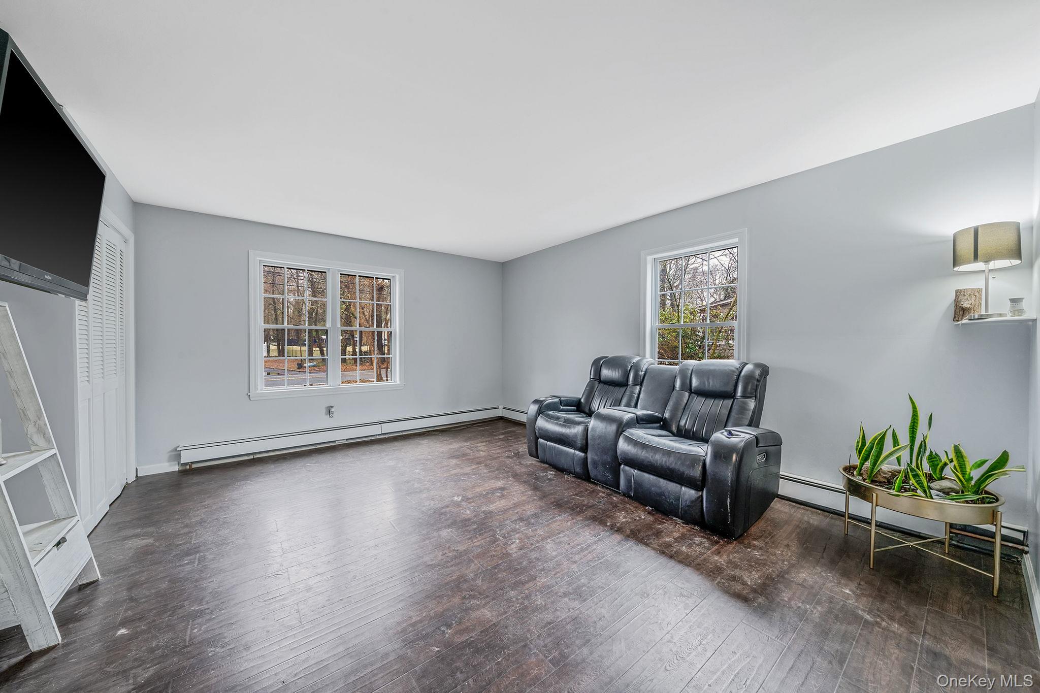 273 N Country Road – For Sale photo 18