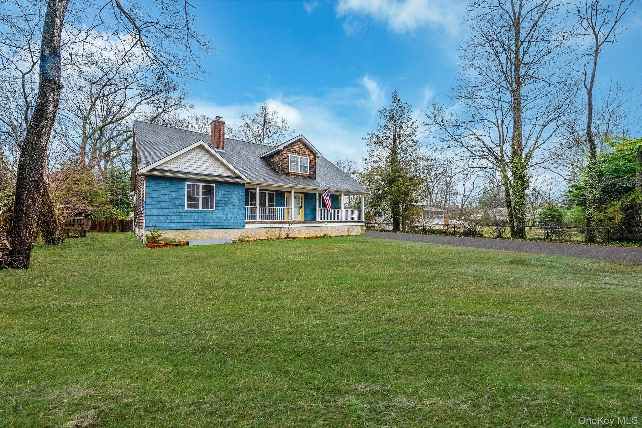 273 N Country Road – For Sale photo 2