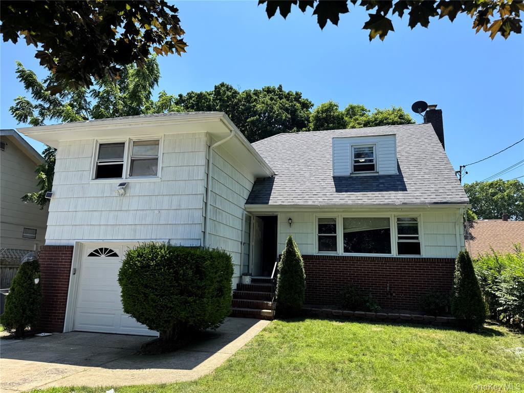 104 Phoenix Street – For Sale