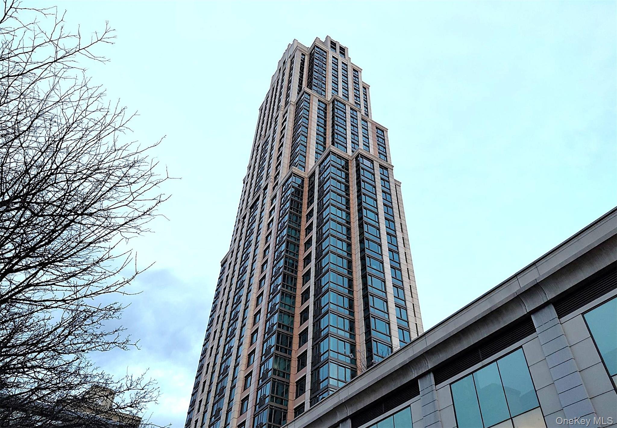 175 Huguenot Street, Unit 1005