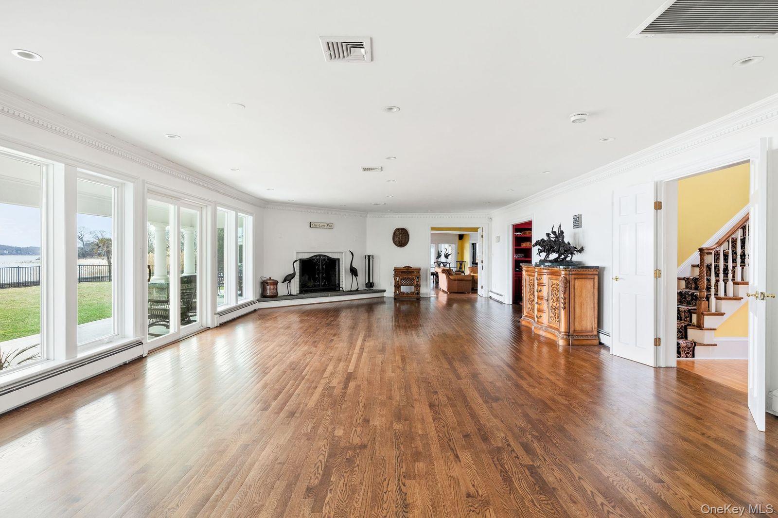 33 Beach Road – For Sale photo 10
