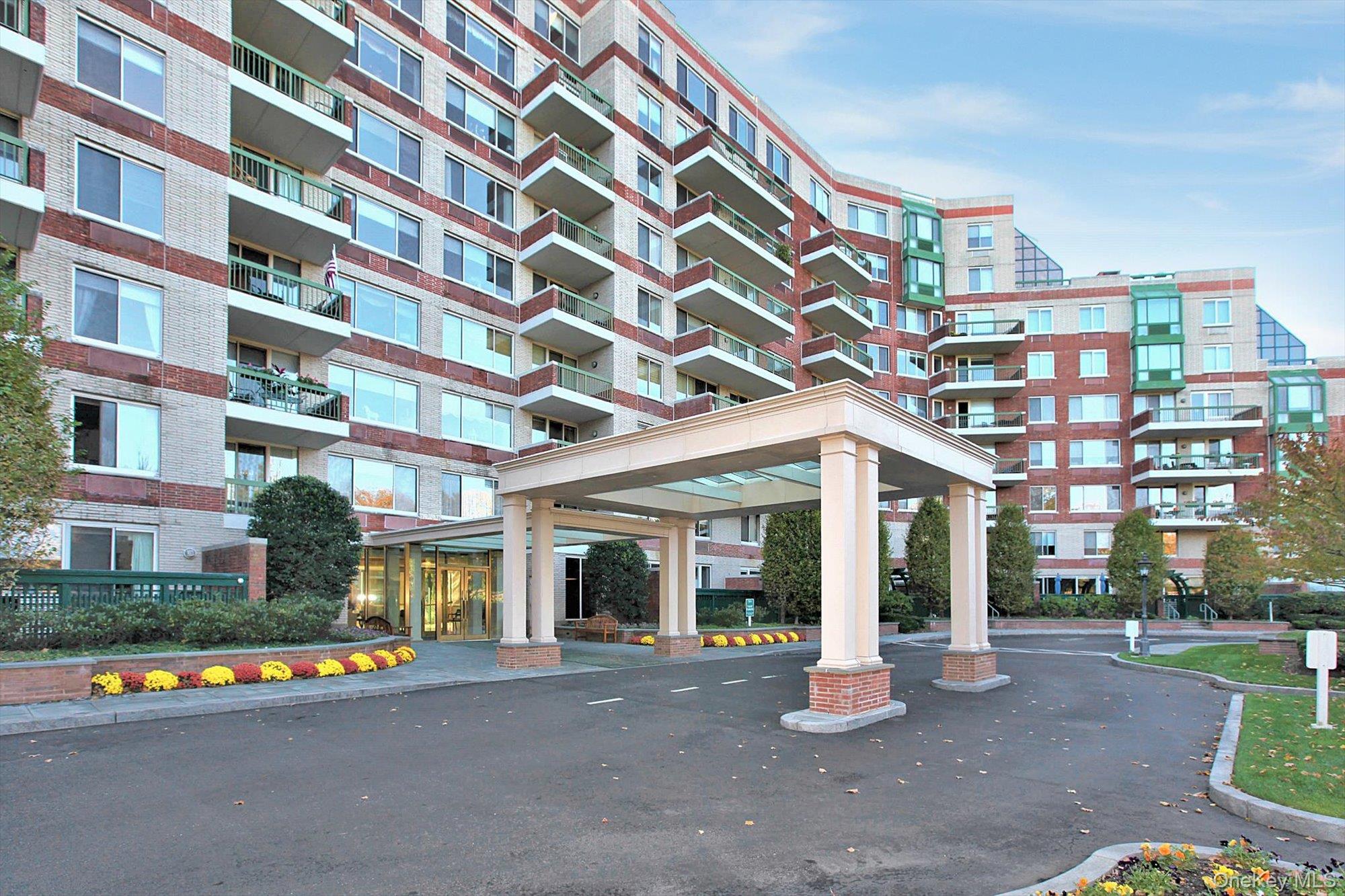 Image 1 of 13 for 100 Hilton Avenue #M3 in Long Island, Garden City, NY, 11530