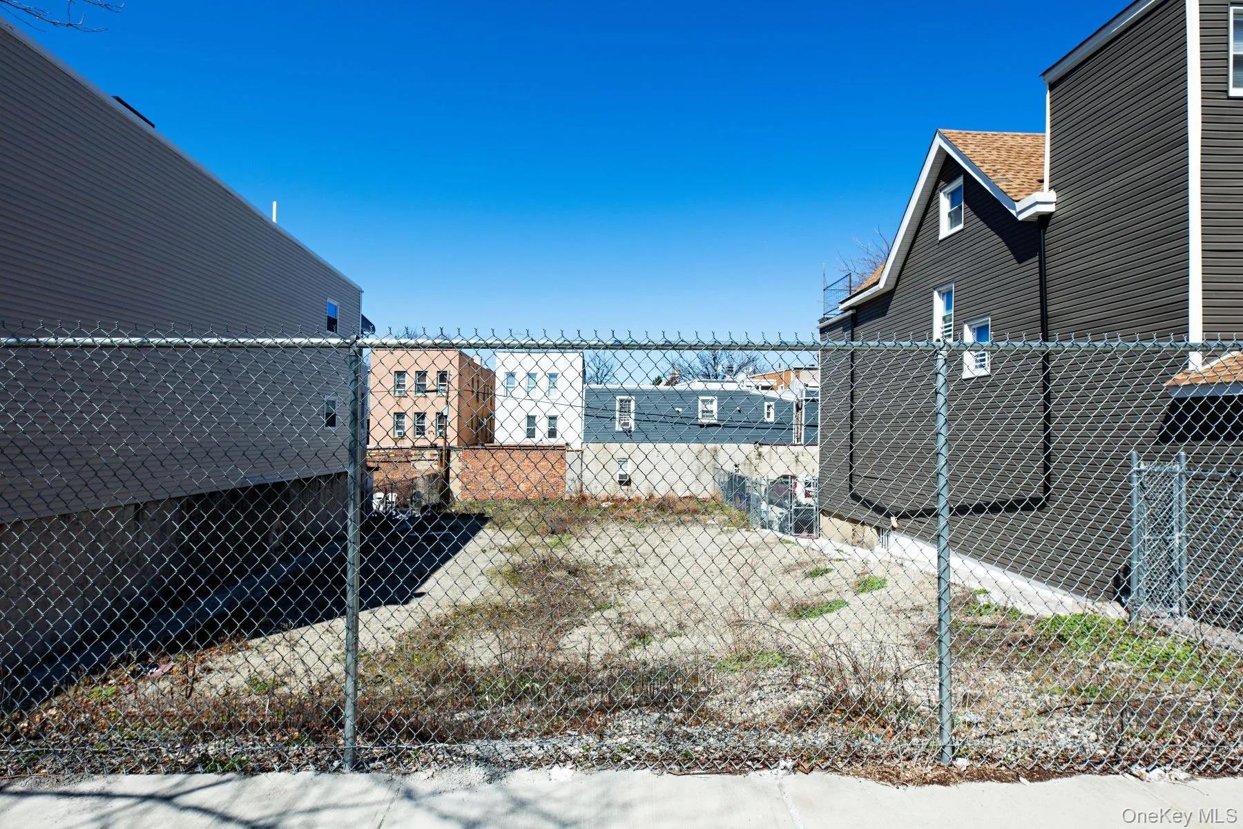 615 Mead Street – For Sale