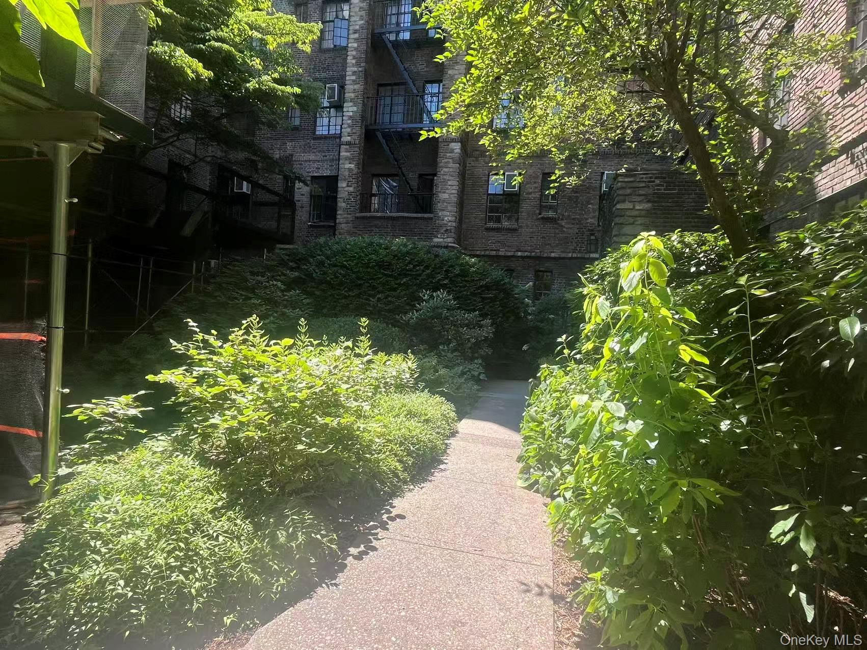 116 Pinehurst Avenue, Unit C21 photo 8