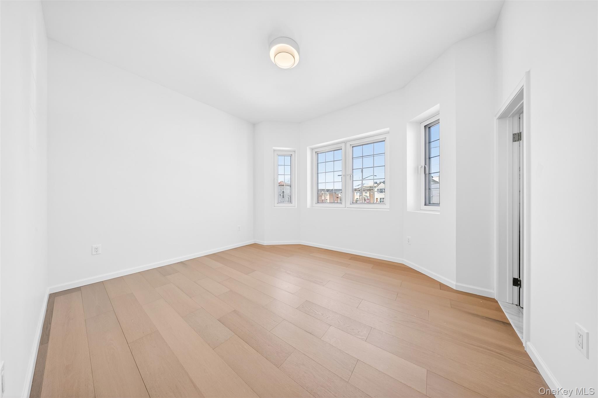 150-17 Hawtree Street – For Sale photo 16