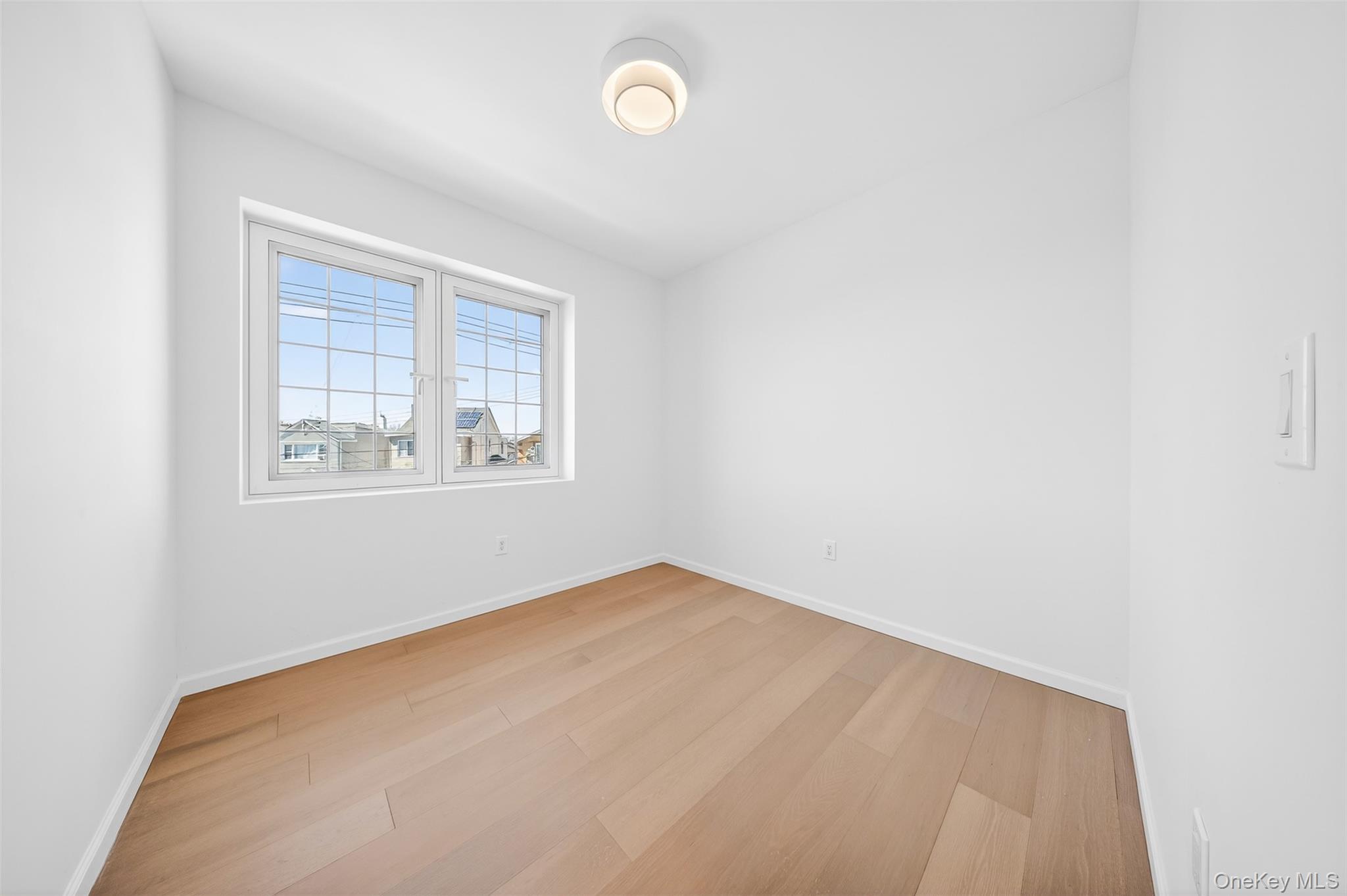 150-17 Hawtree Street – For Sale photo 36