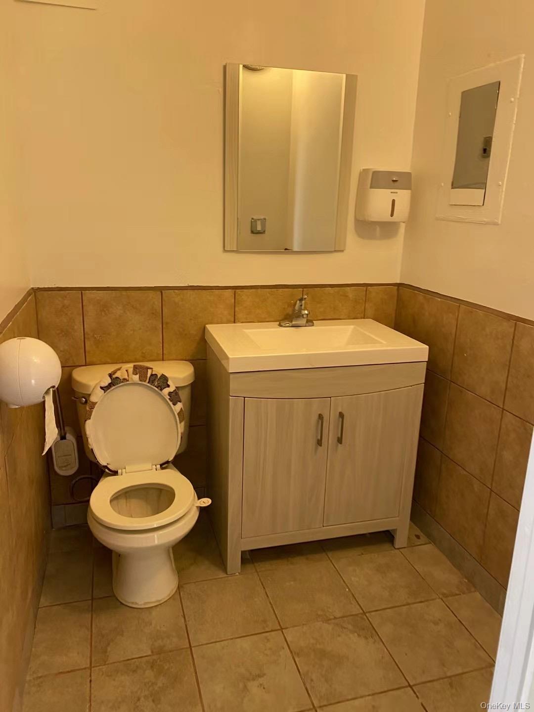 36-22 Union Street, Unit 2F ( Front photo 2