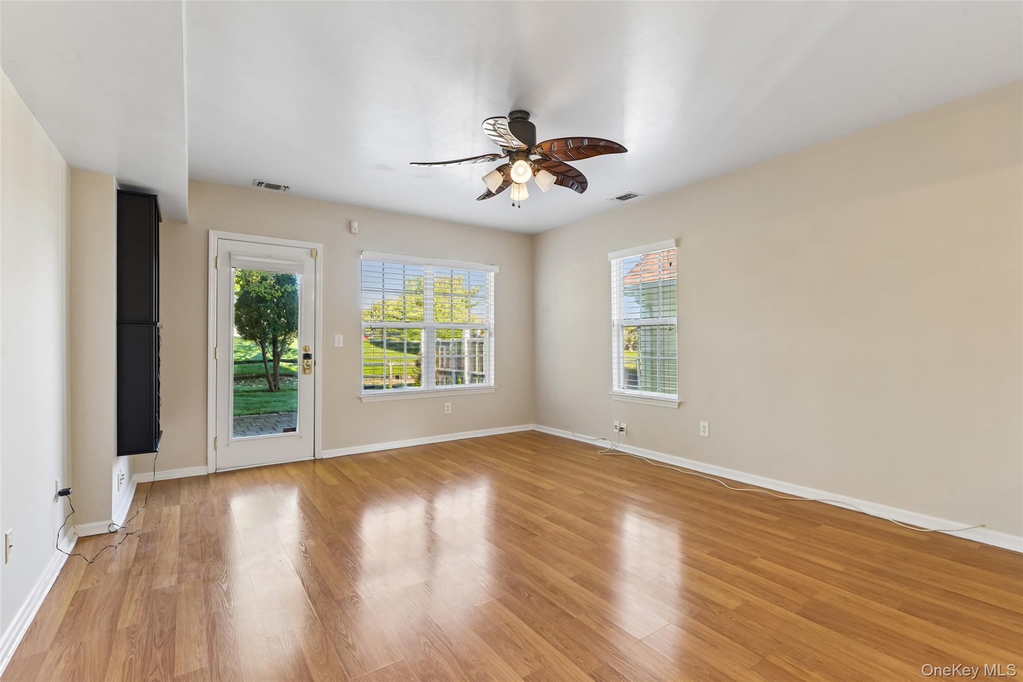 14 Julia Circle, Unit 14 photo 9
