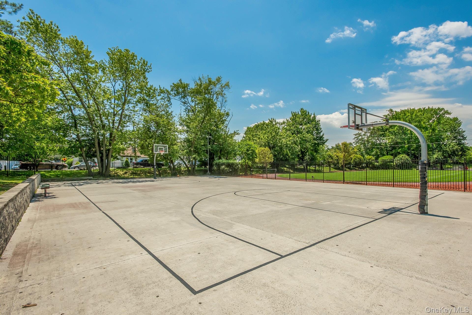 33B Edgewater Park, Unit 33B photo 17