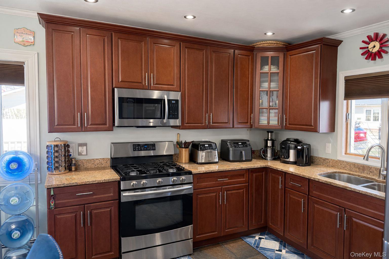 7 Meyer Avenue – For Sale photo 32
