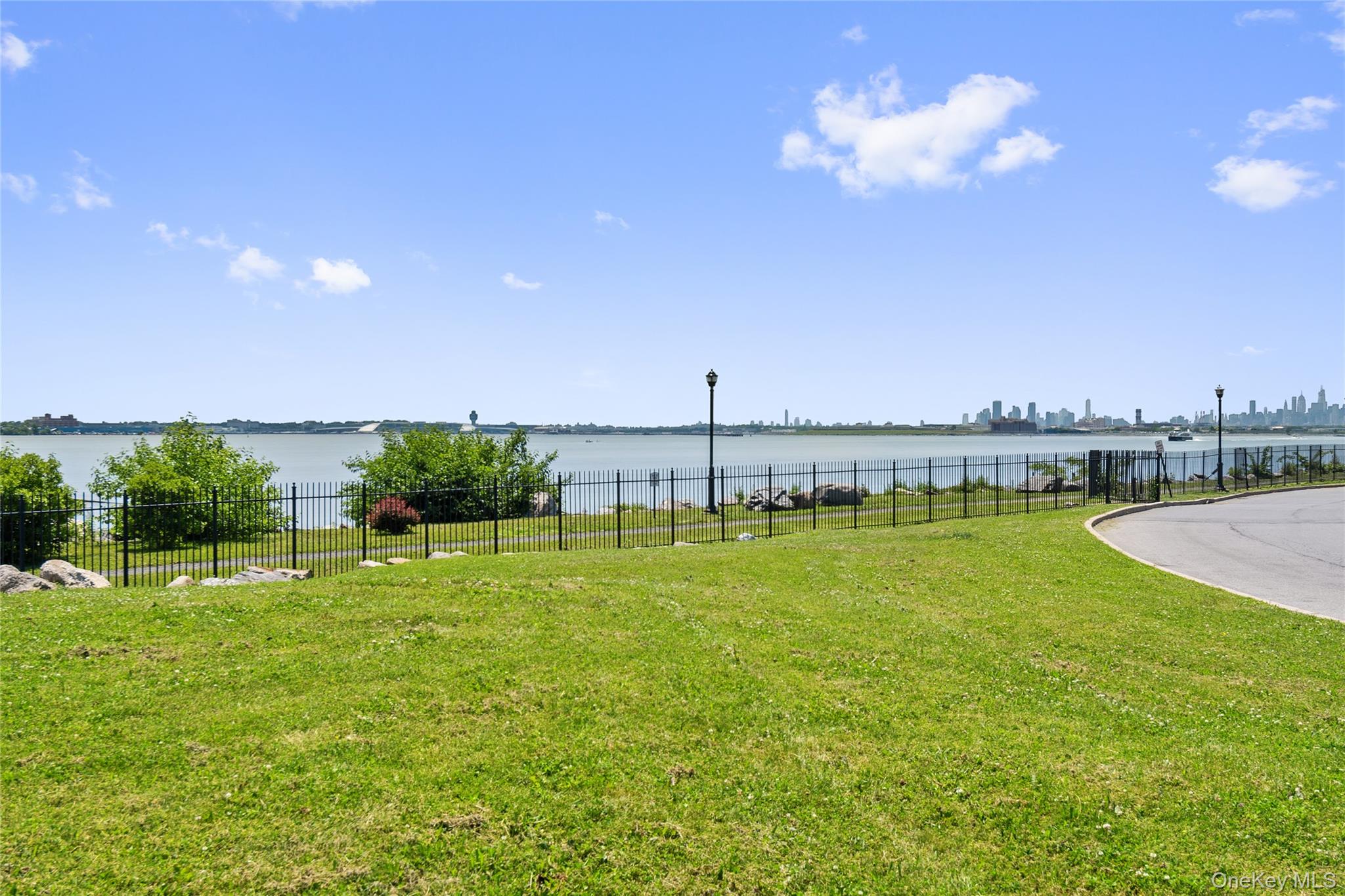 179 Surf Drive, Unit 114 photo 9