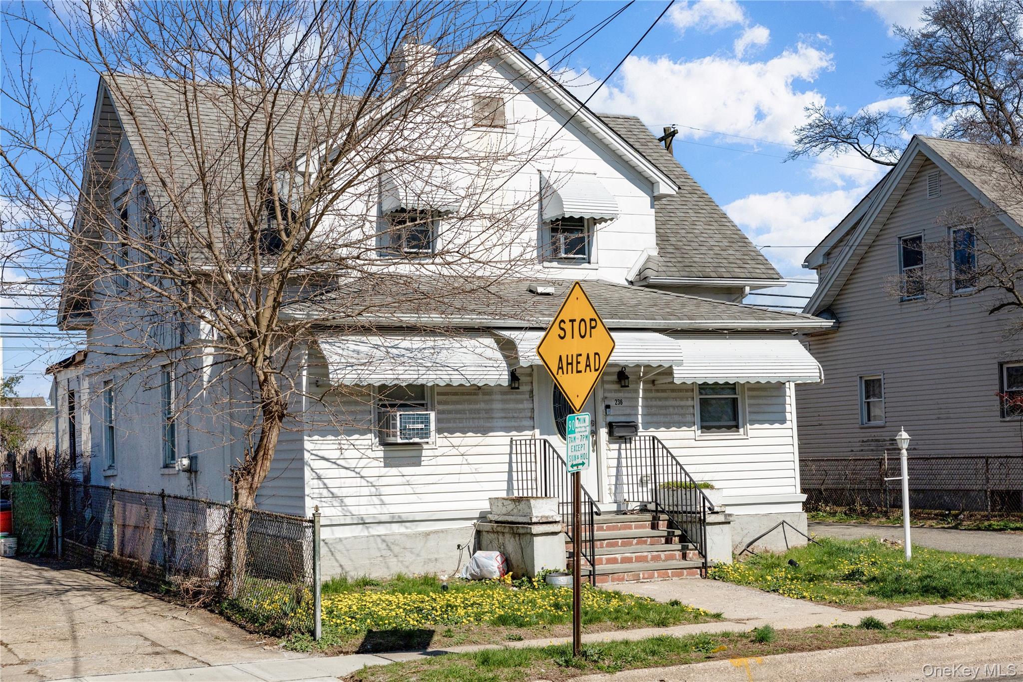 236 Maple Place – For Sale photo 3