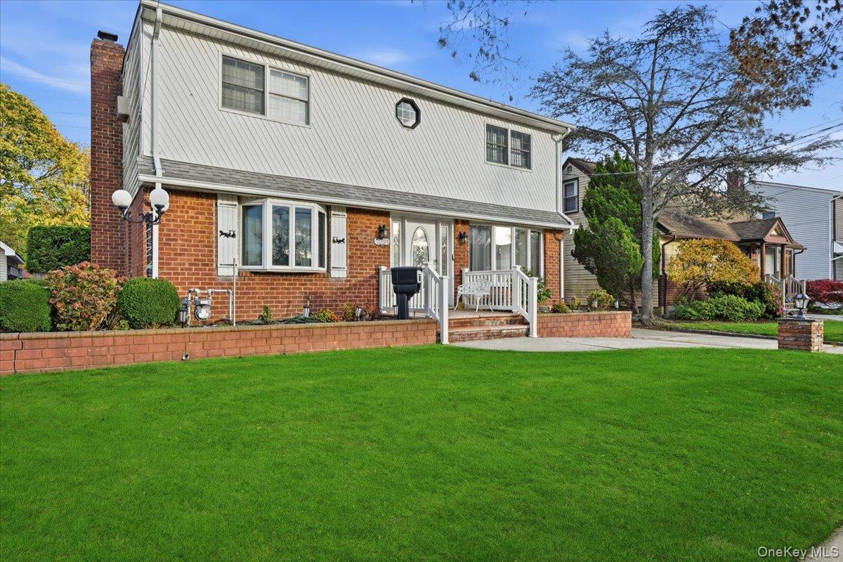 120 Bruce Terrace – For Sale photo 2