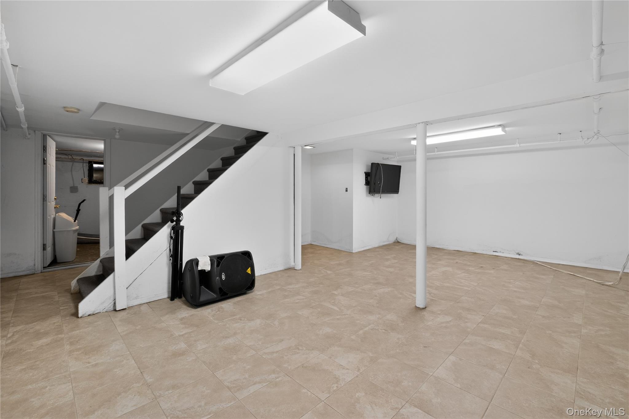 2070 Central Park Avenue – For Sale photo 12