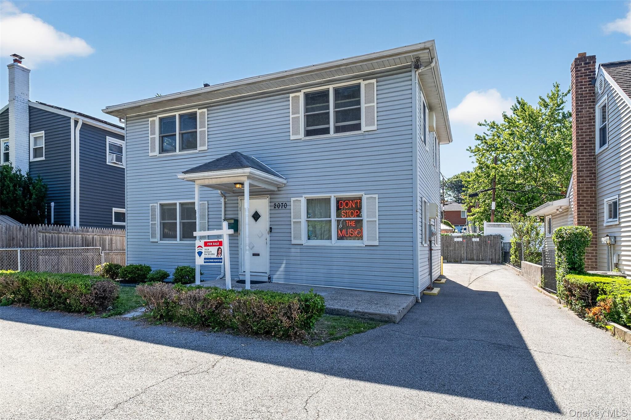 2070 Central Park Avenue – For Sale photo 2