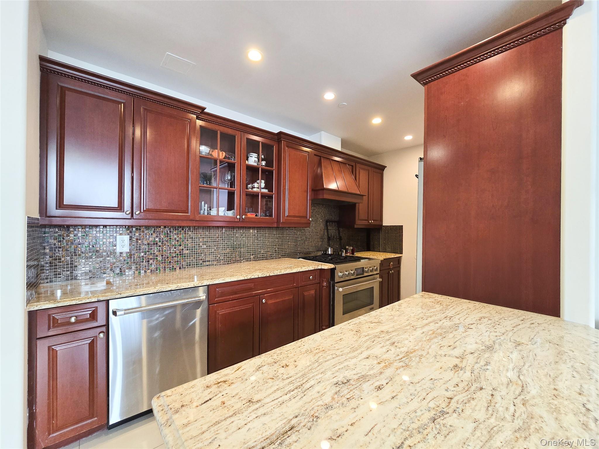 63-36 99 Sreet, Unit 8C photo 11