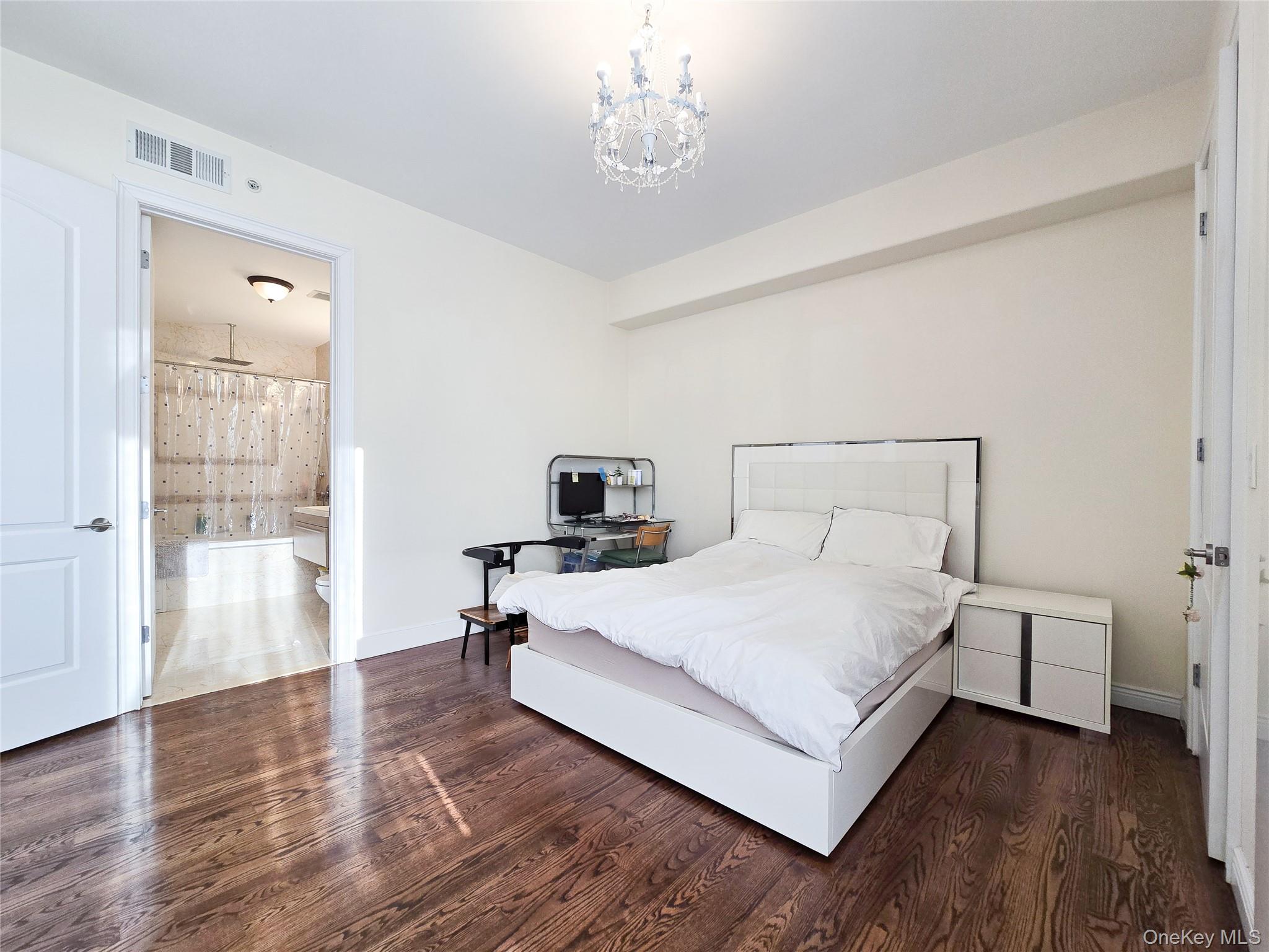 63-36 99 Sreet, Unit 8C photo 17