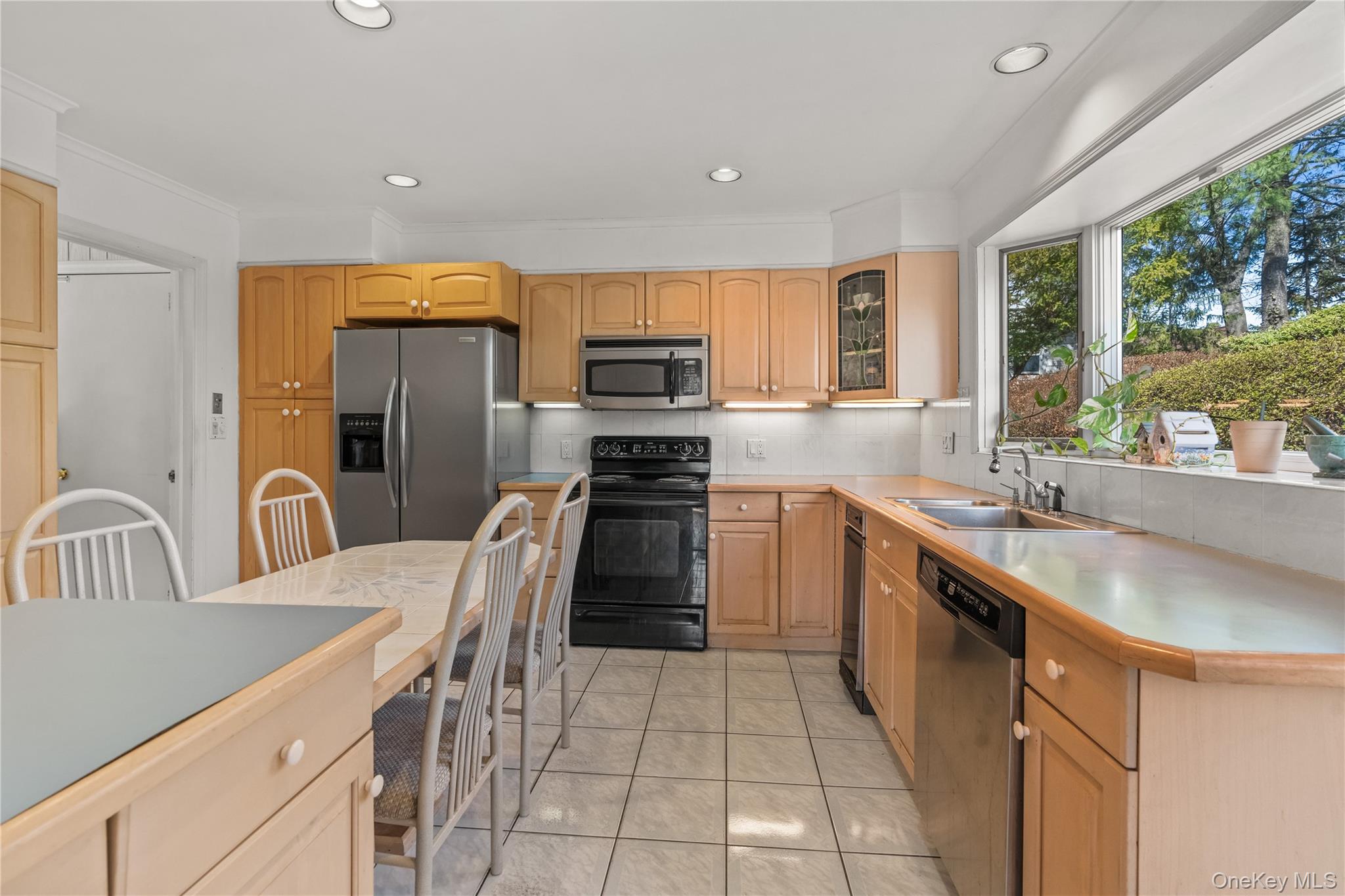 18 Devon Road – For Sale photo 3