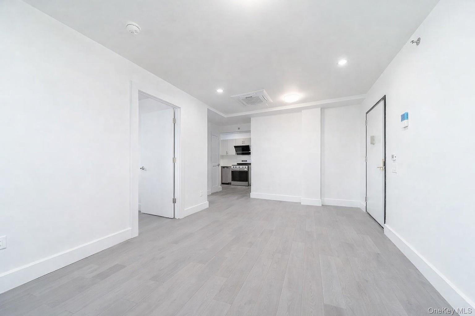 131-19 Fowler Avenue, Unit 4A photo 2