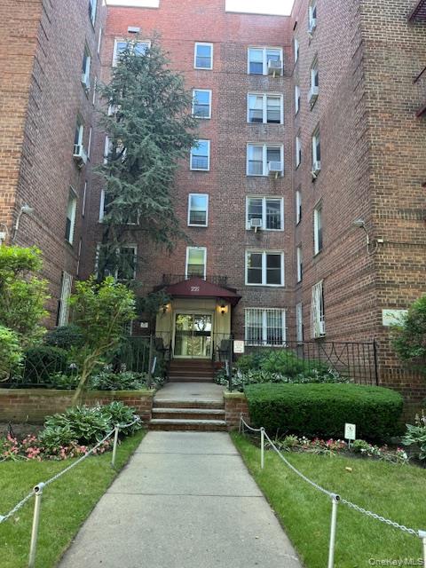 221 Mcdonald Avenue, Unit 1G photo 2