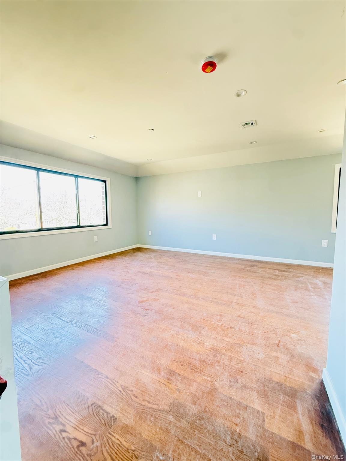 13918 Lakewood Avenue, Unit 2F photo 3