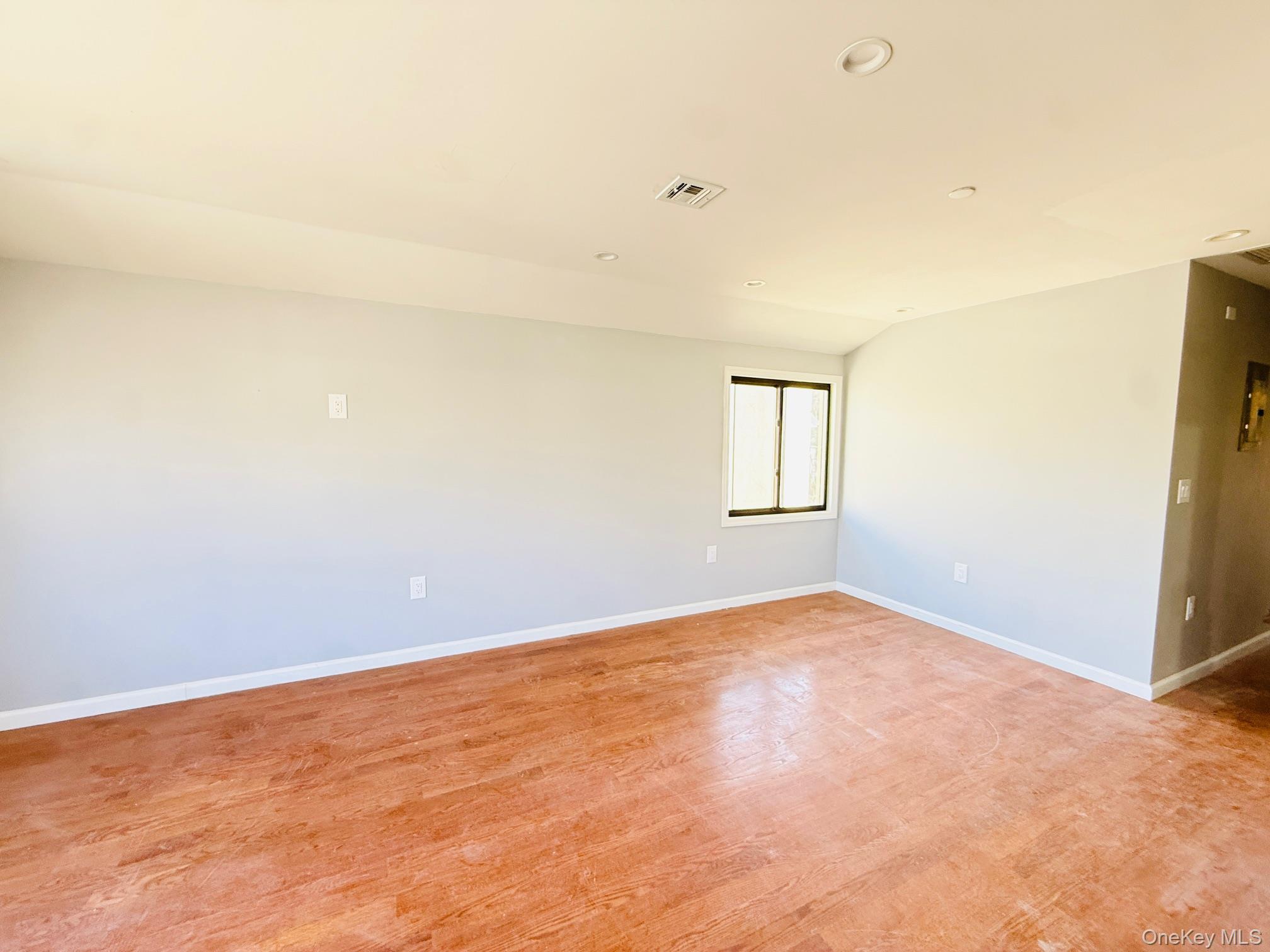 13918 Lakewood Avenue, Unit 2F photo 5
