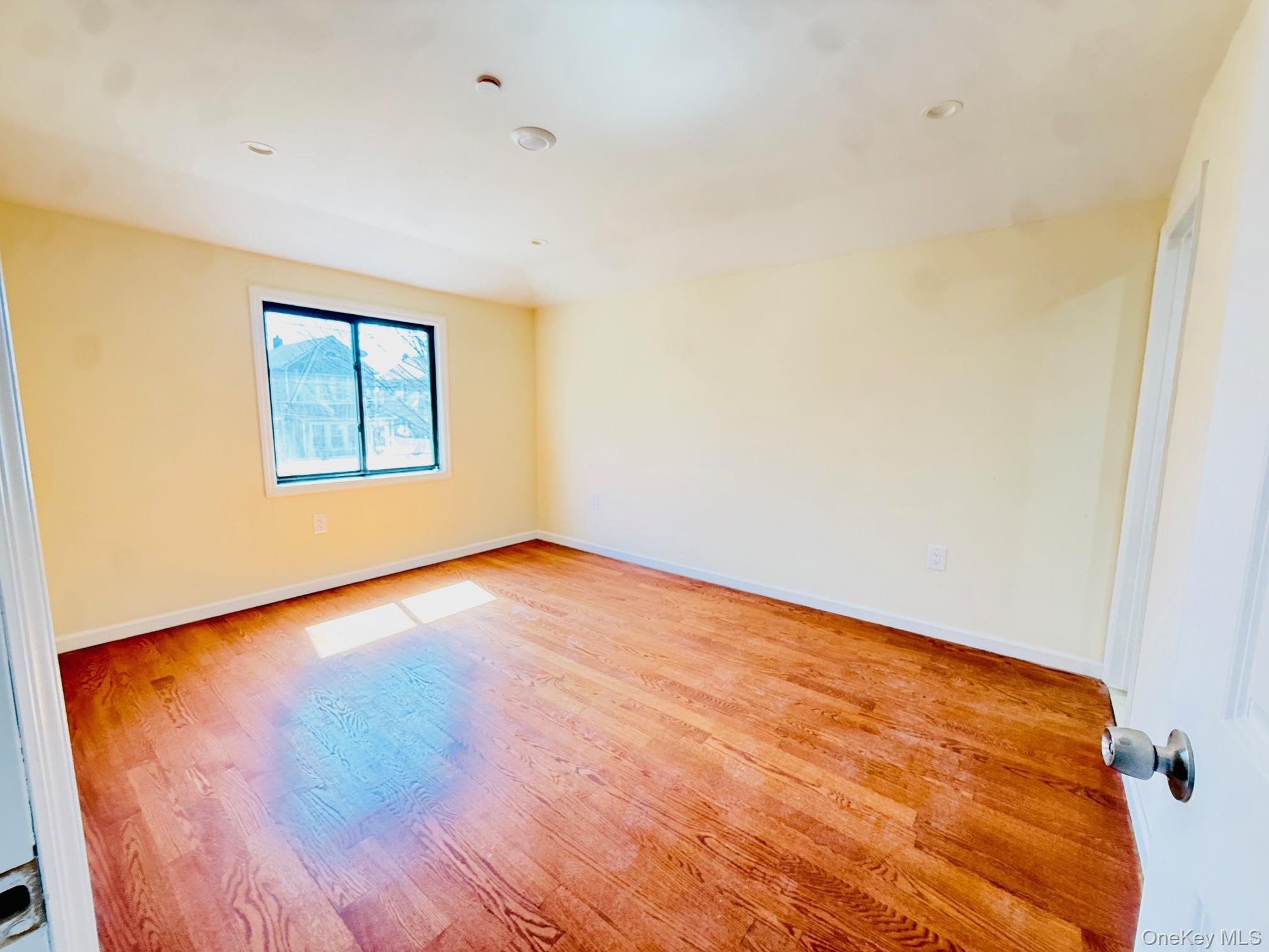 13918 Lakewood Avenue, Unit 2F photo 9