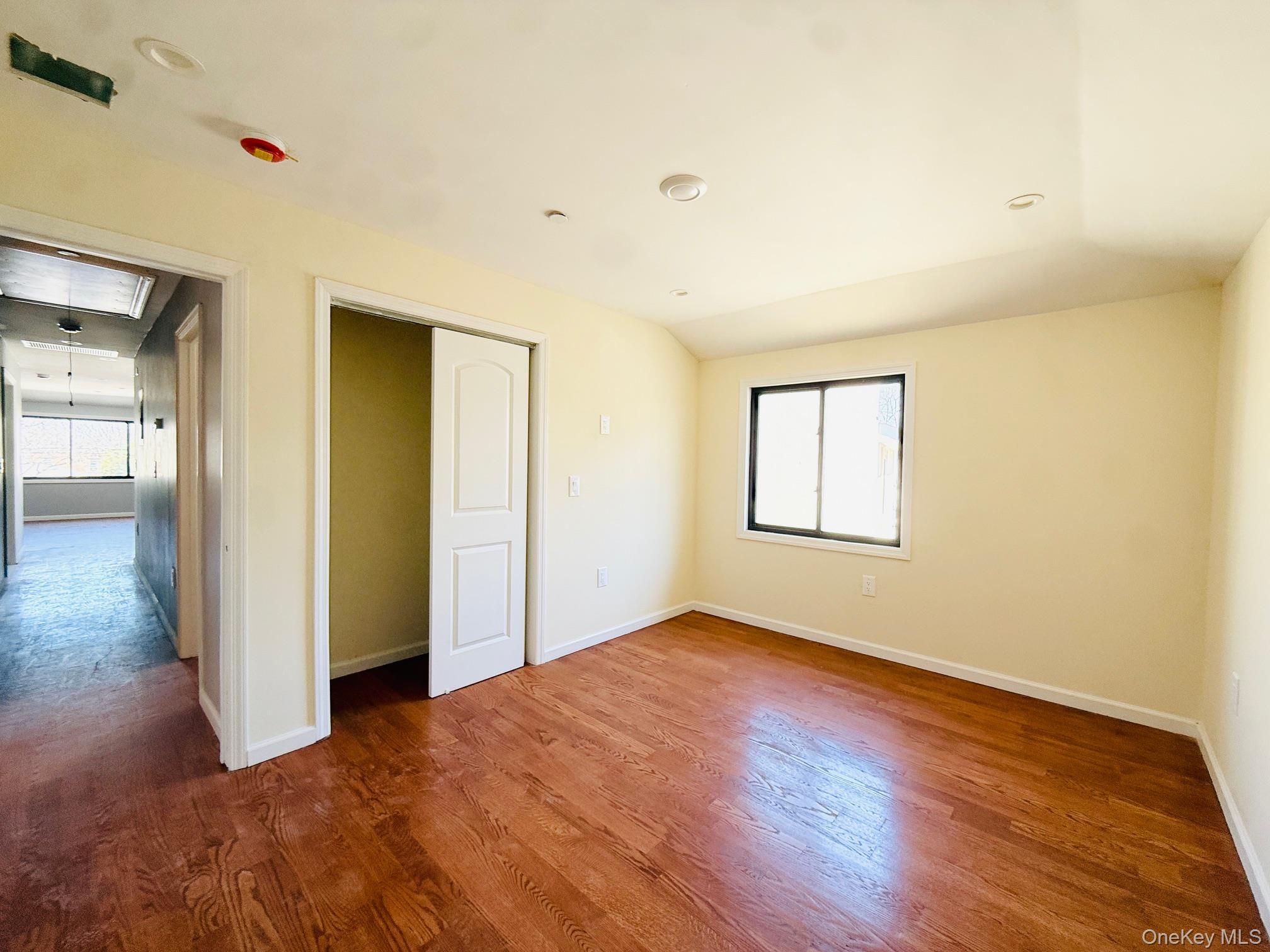 13918 Lakewood Avenue, Unit 2F photo 8