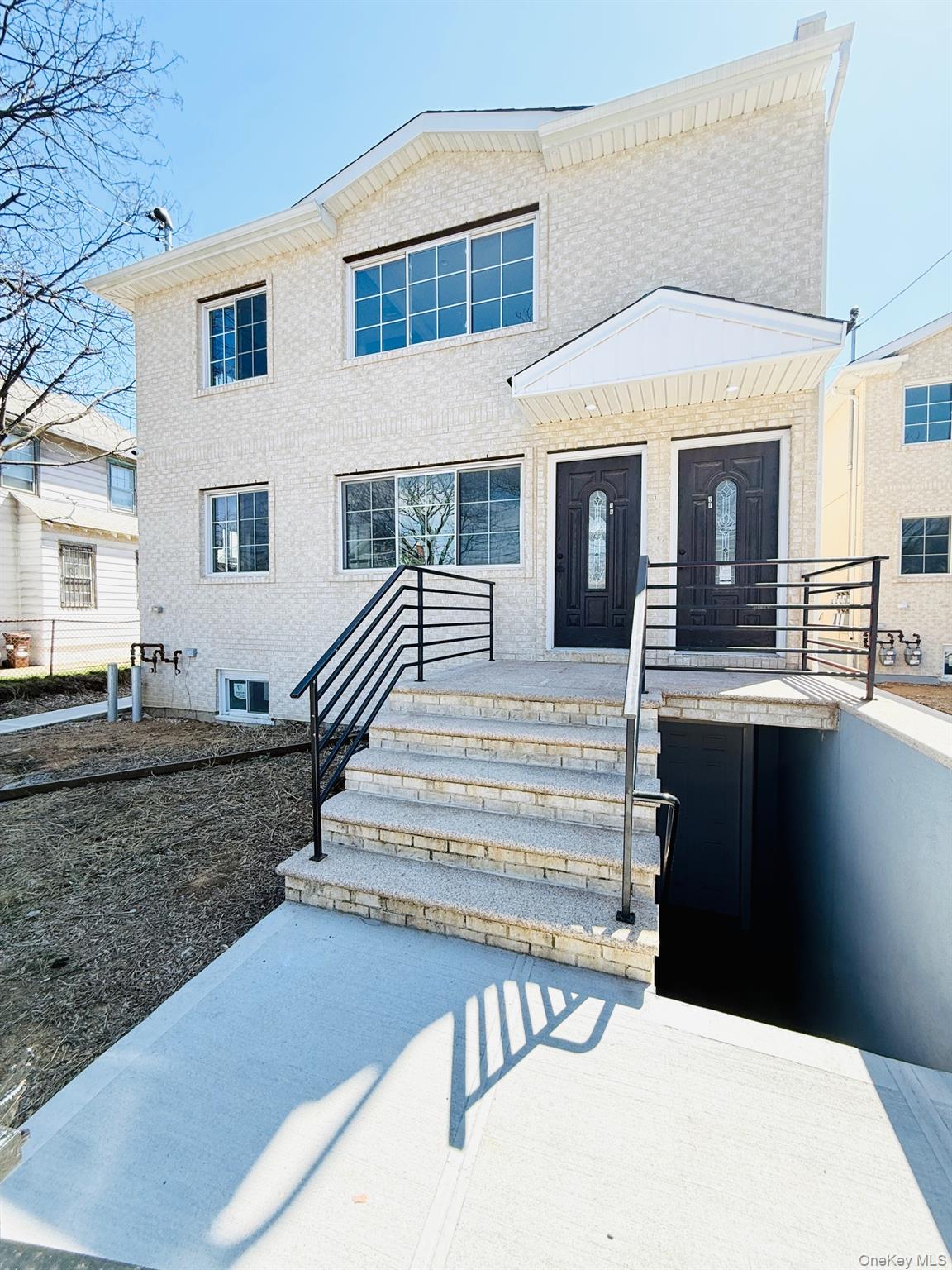 13922 Lakewood Avenue, Unit 2F