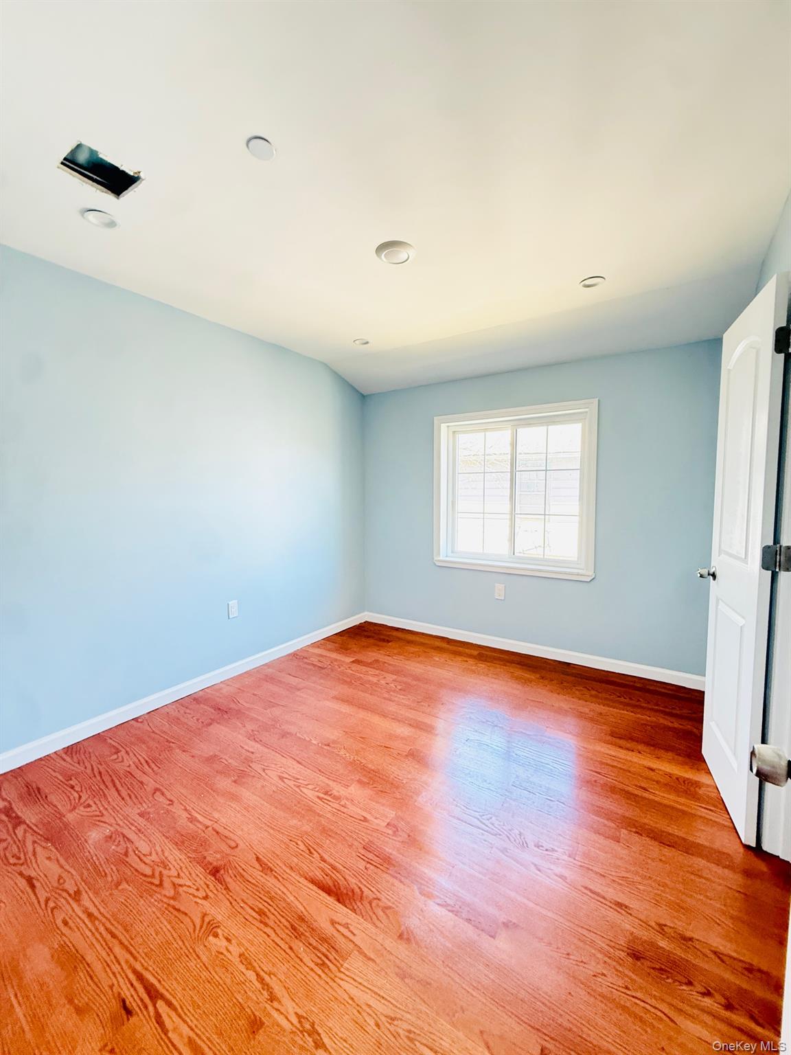 13922 Lakewood Avenue, Unit 2F photo 6