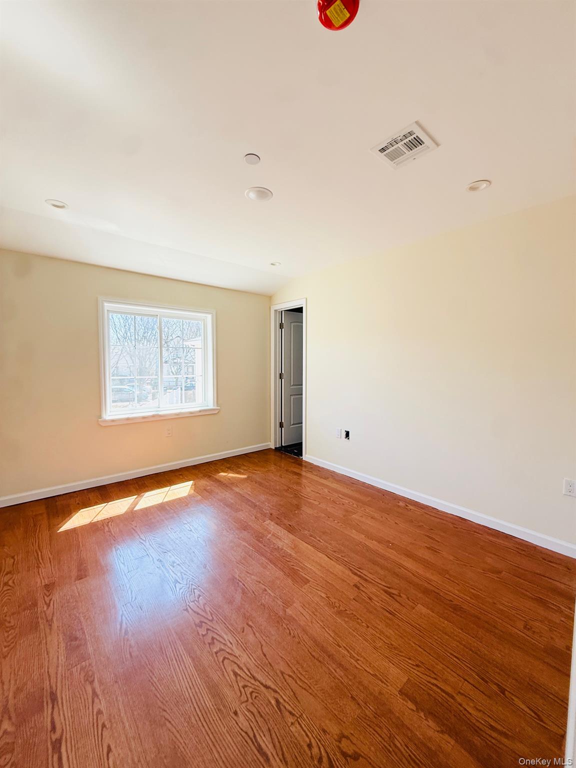 13922 Lakewood Avenue, Unit 2F photo 8