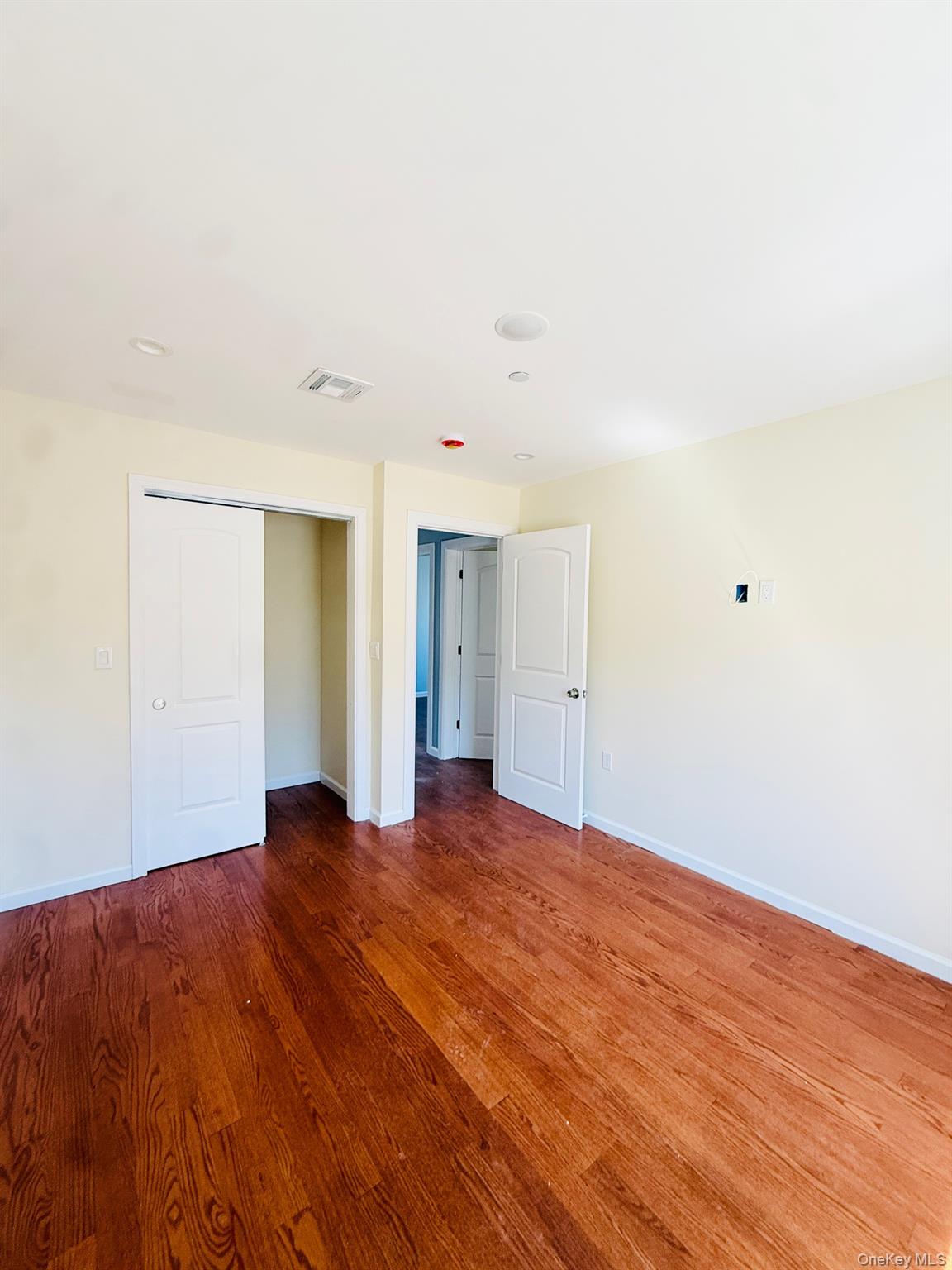 13922 Lakewood Avenue, Unit 2F photo 10