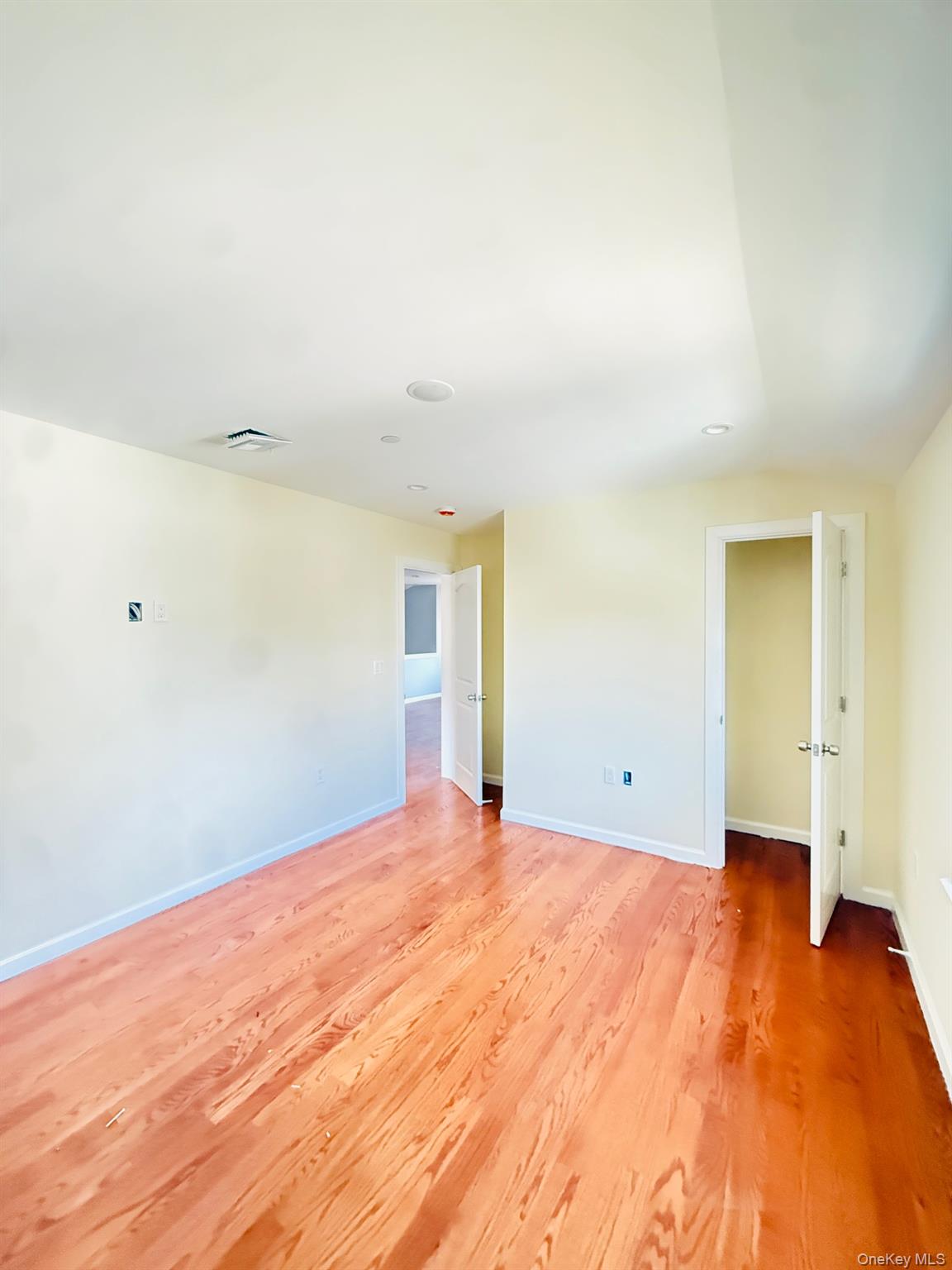 13922 Lakewood Avenue, Unit 2F photo 7