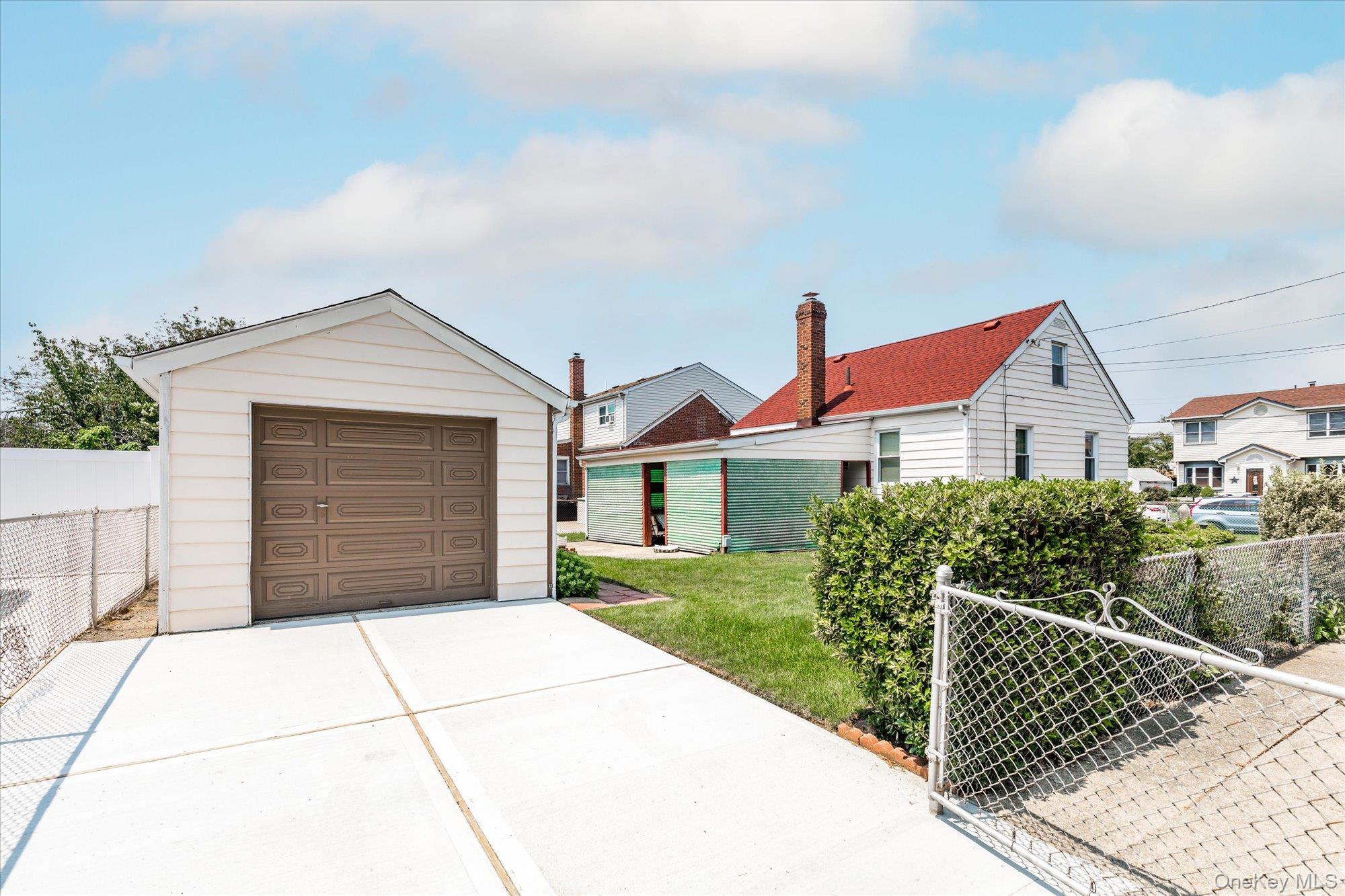 1267 Nelson Street – For Sale photo 3