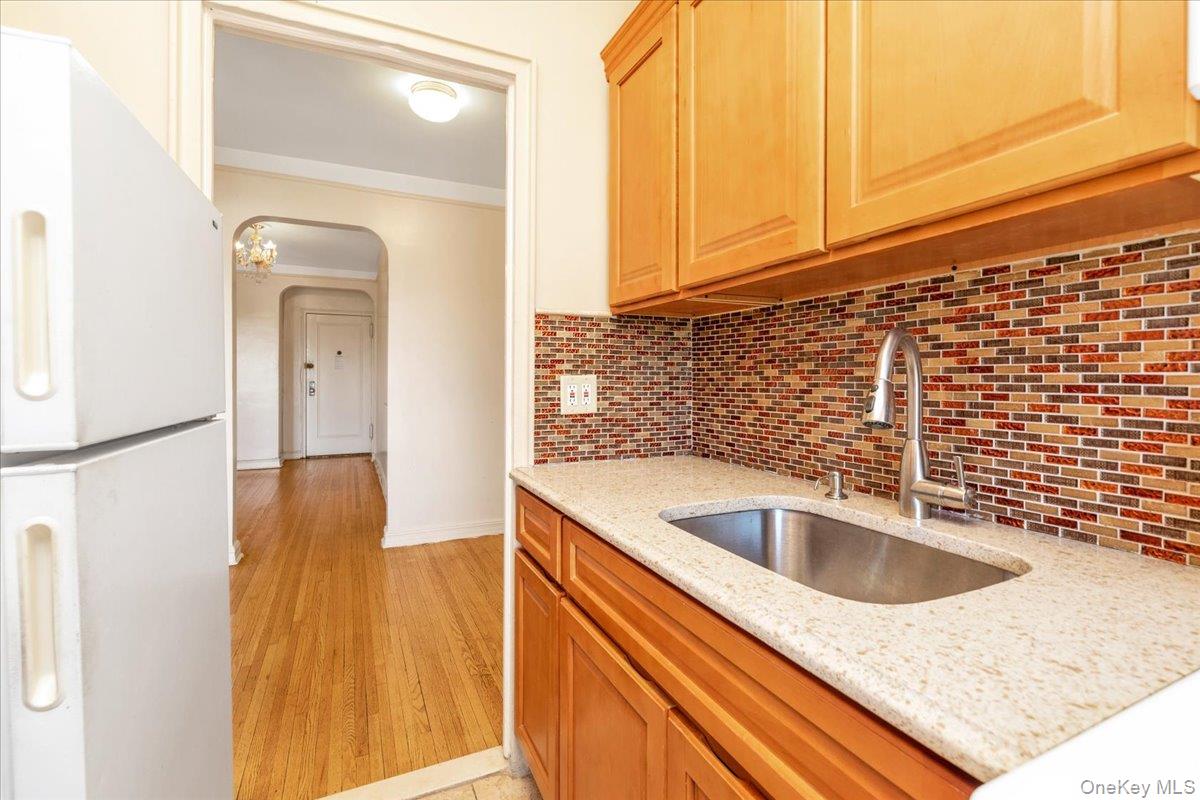 84-49 168th Street, Unit 4S photo 4
