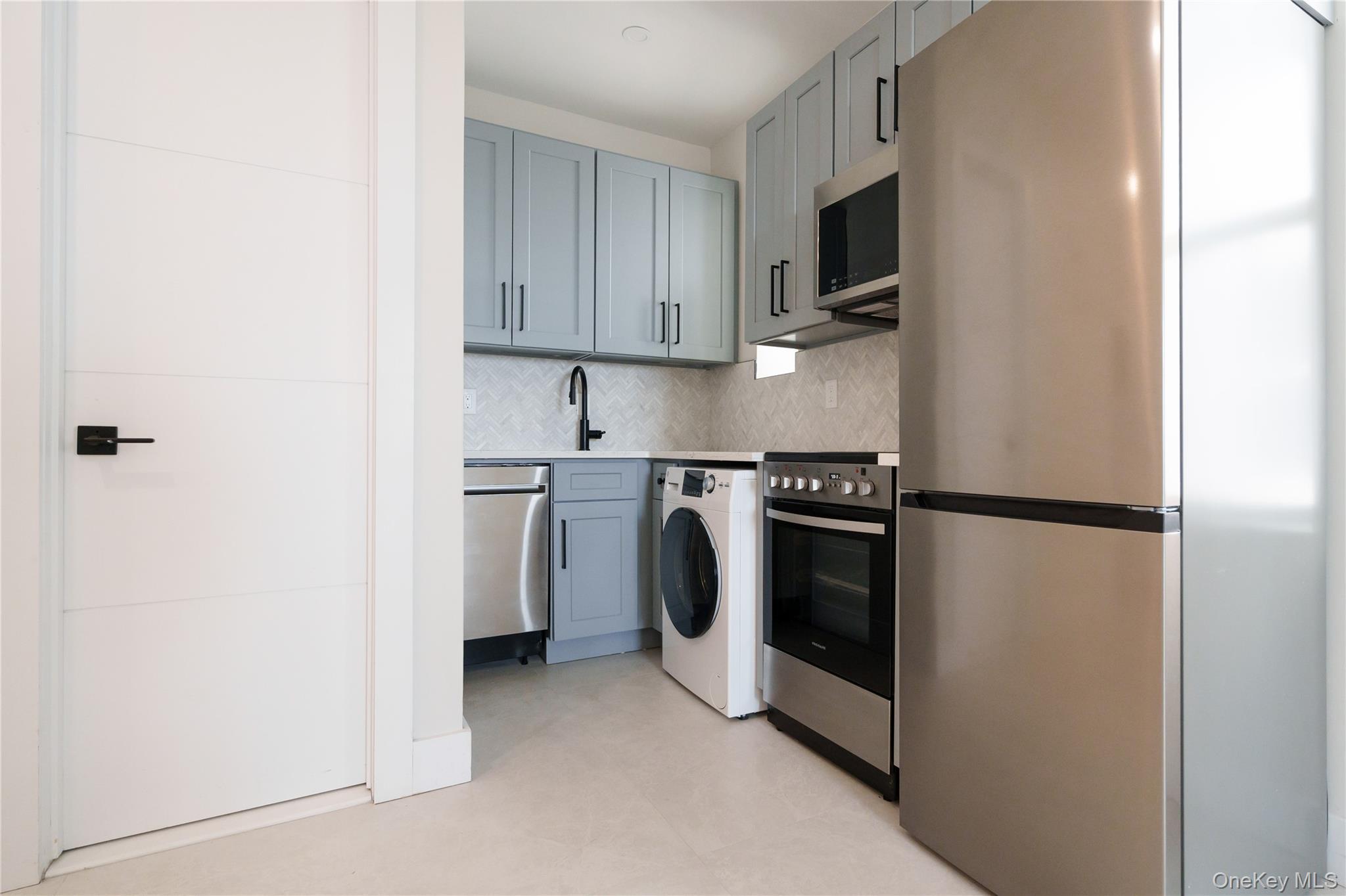 315 W Broadway, Unit 1H photo 16