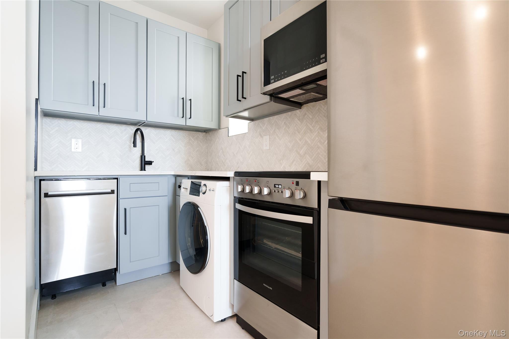 315 W Broadway, Unit 1H photo 18