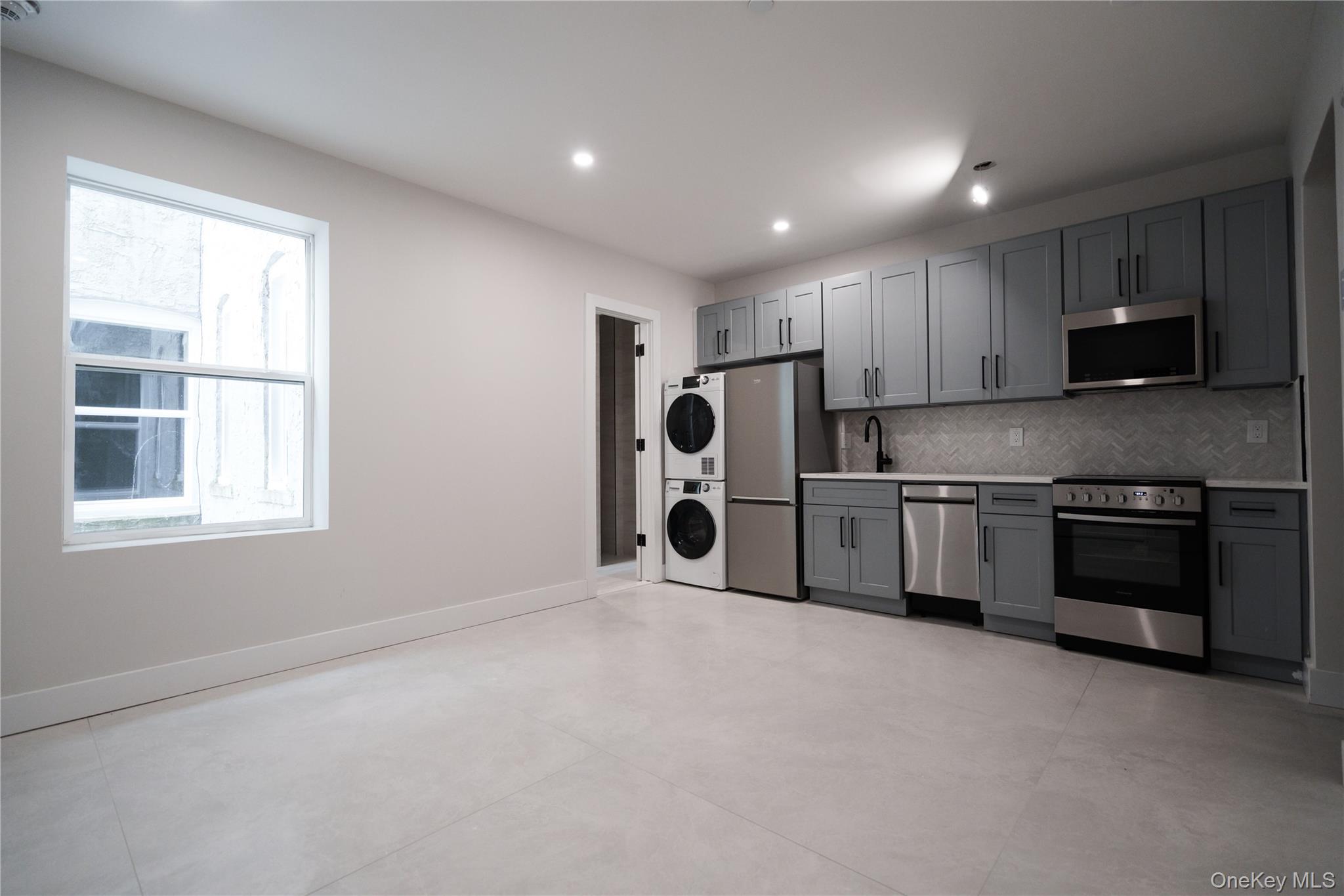 315 W Broadway, Unit 1P photo 10