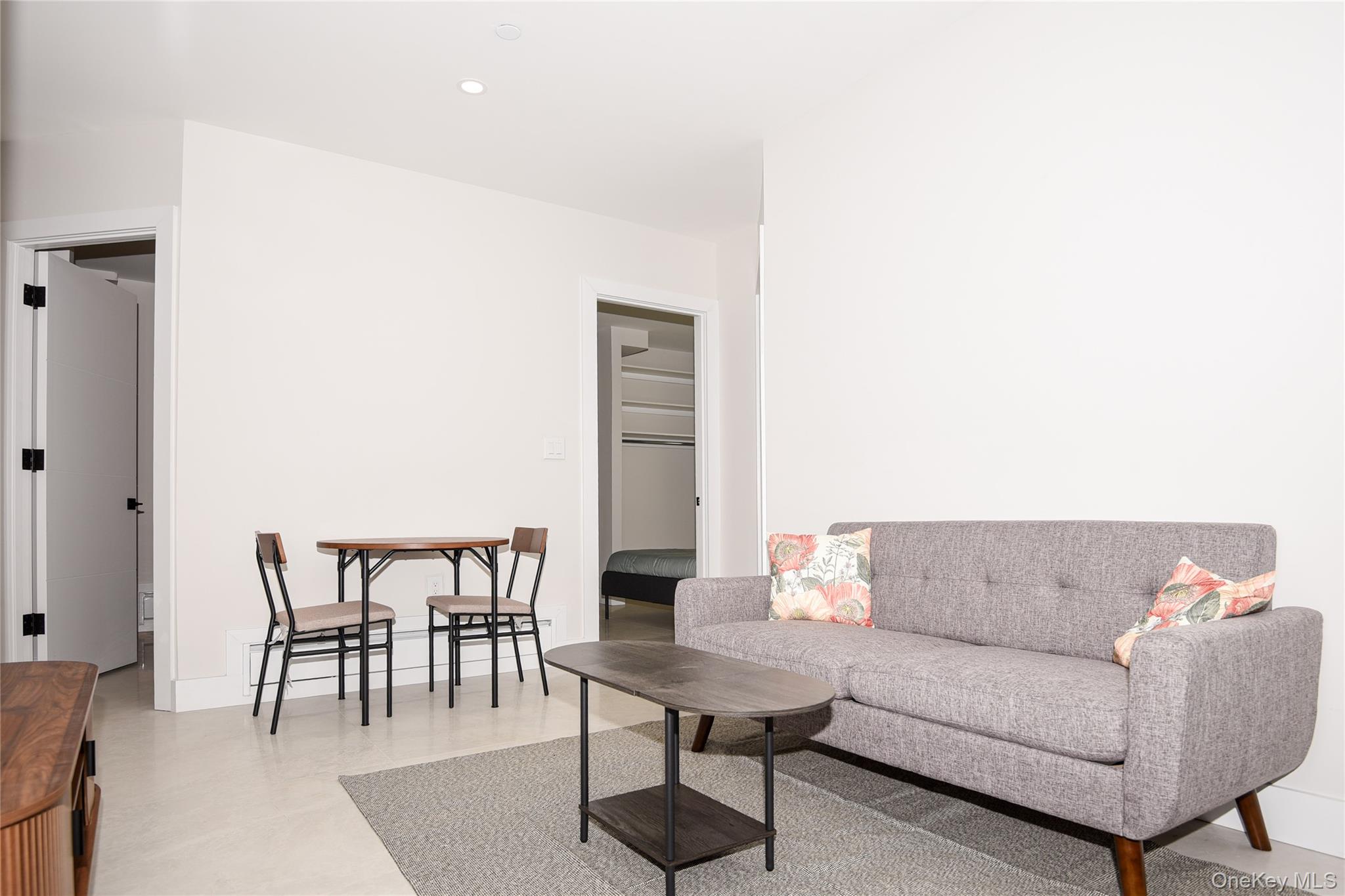 315 W Broadway, Unit 1J photo 12