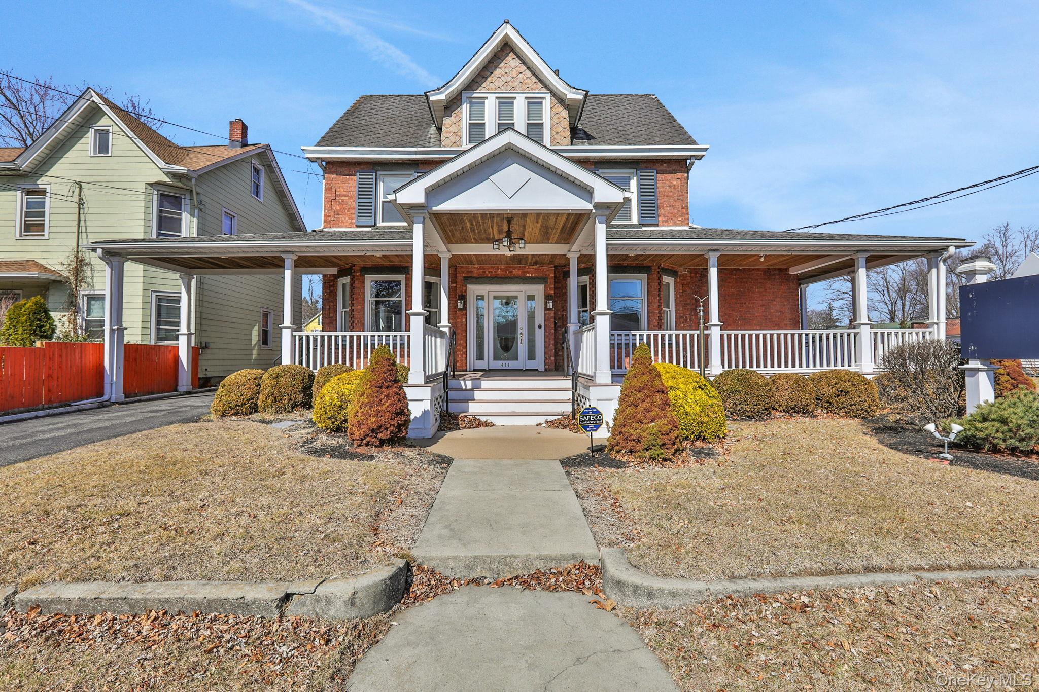 411 Albany Avenue – For Sale