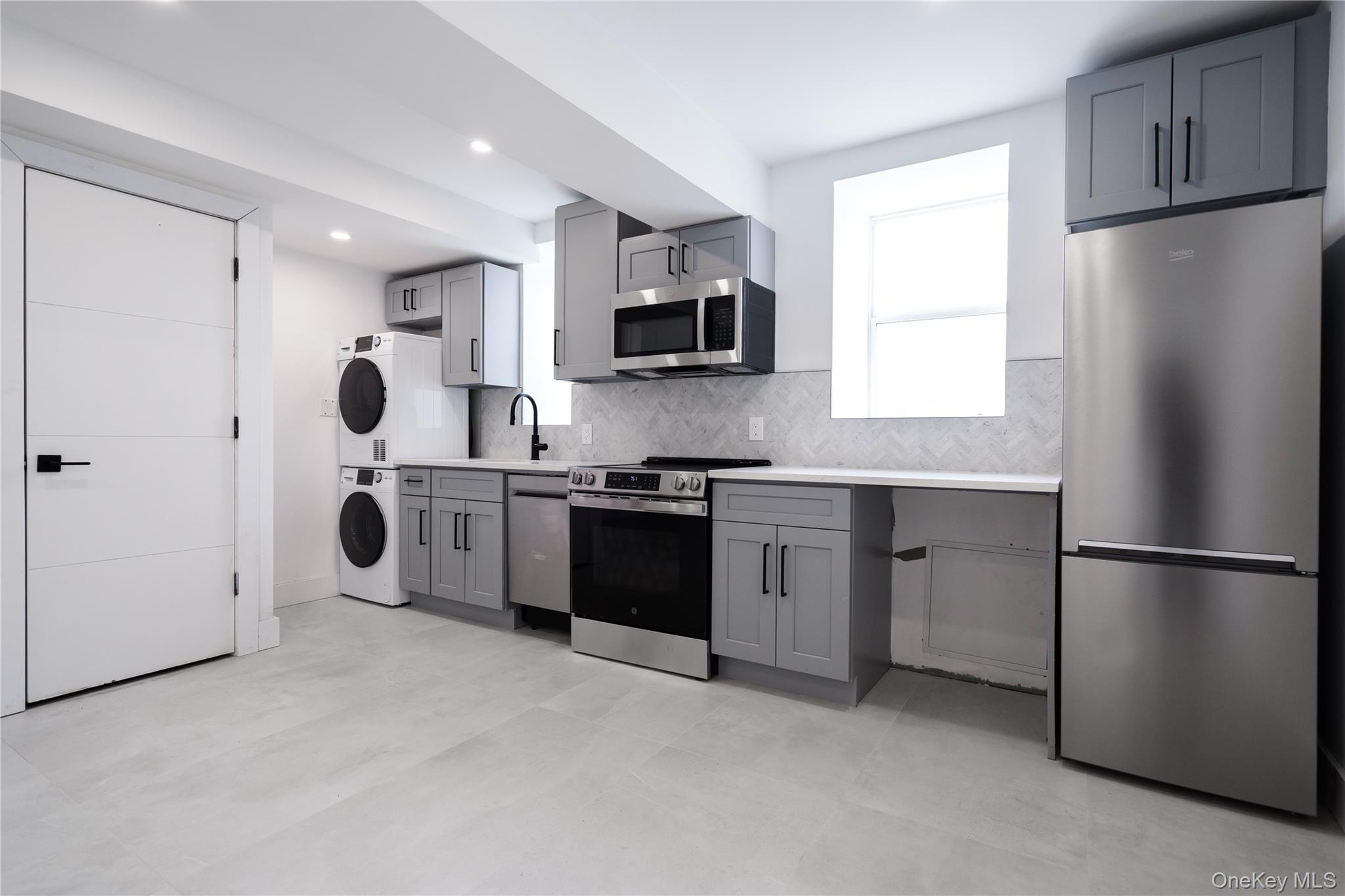 315 W Broadway, Unit BE photo 11