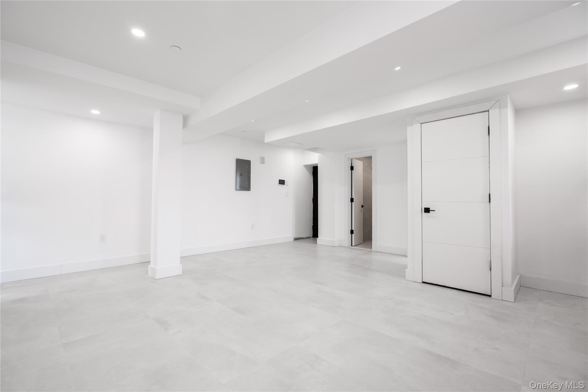 315 W Broadway, Unit BE photo 16