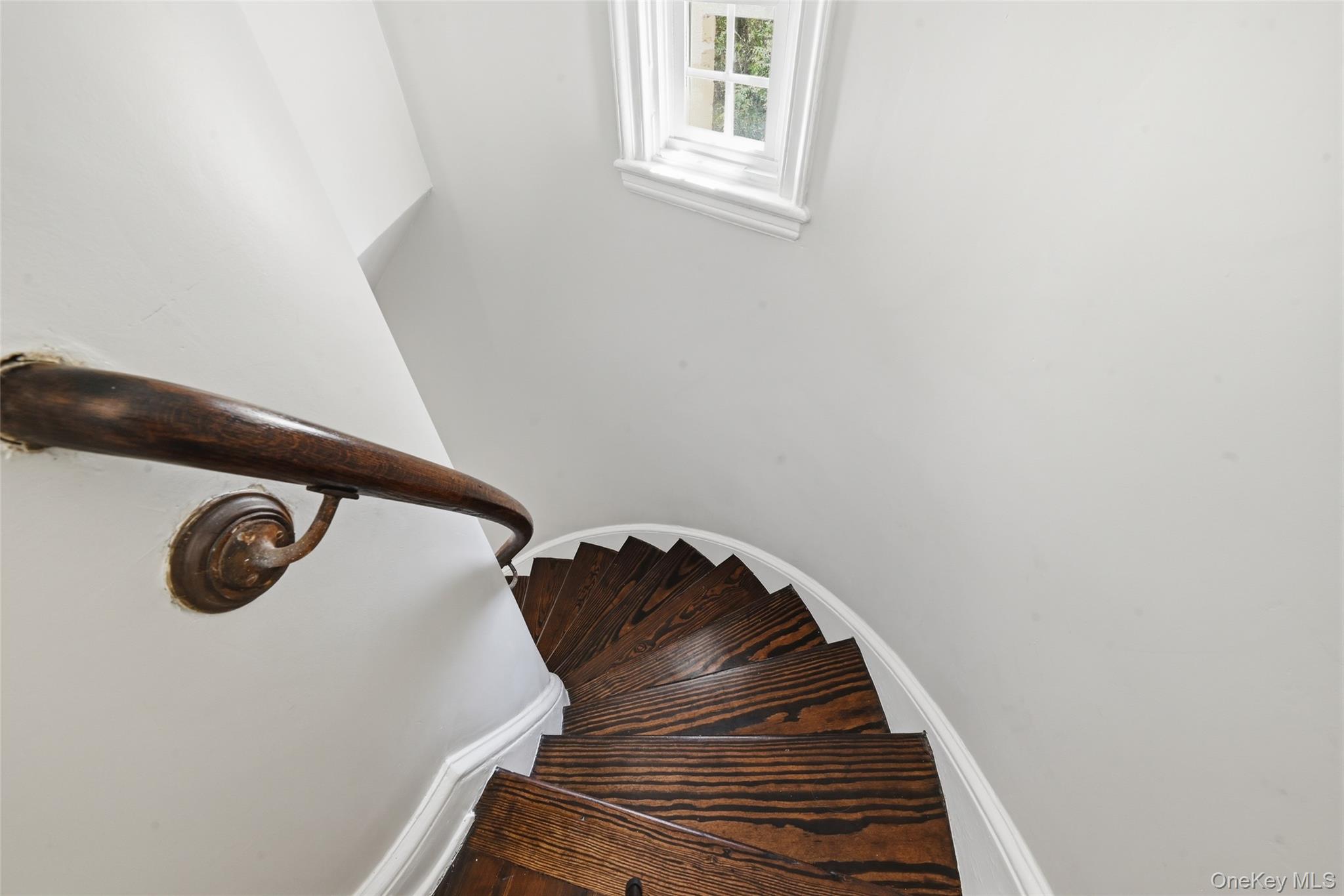 22 Brookville Road – For Sale photo 40