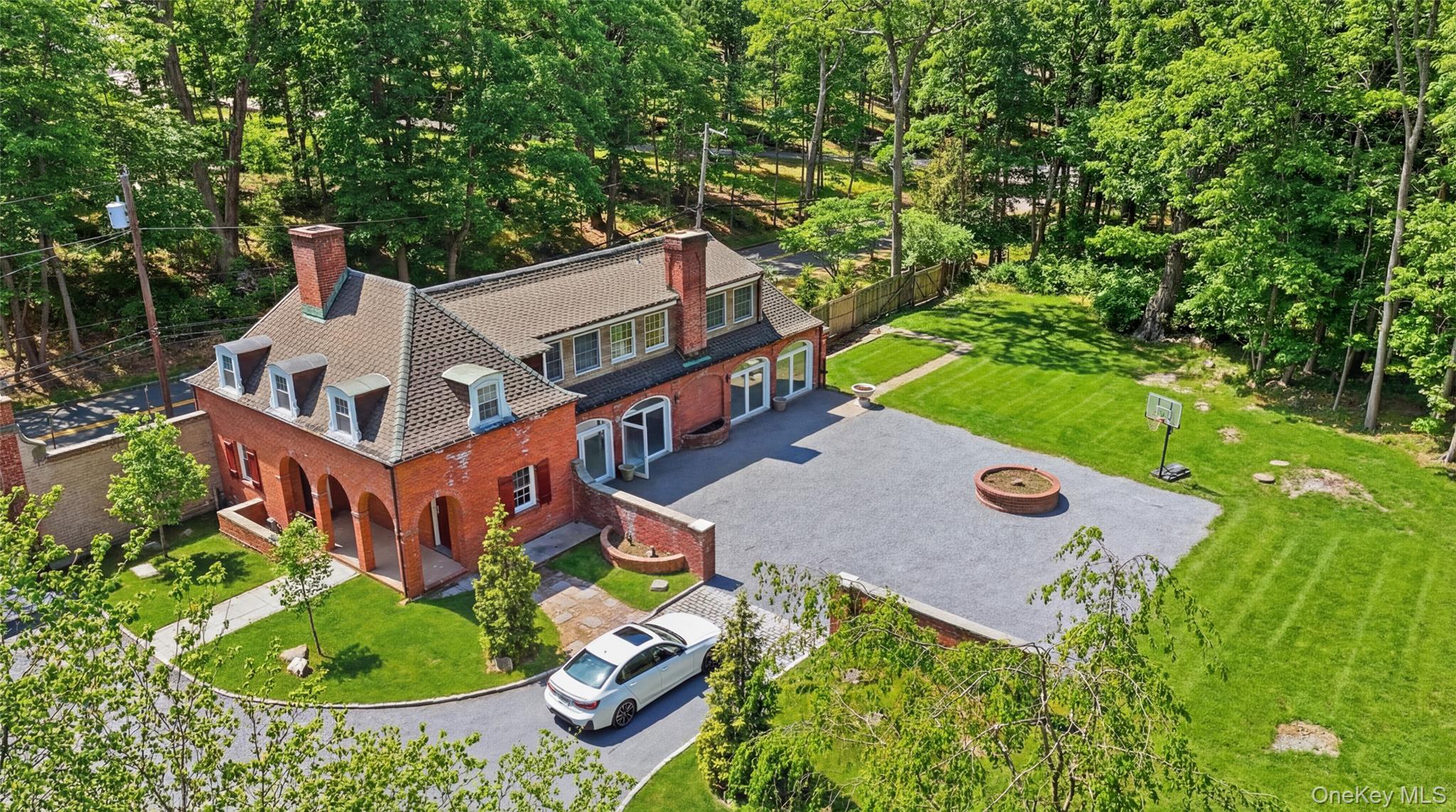 22 Brookville Road – For Sale photo 4