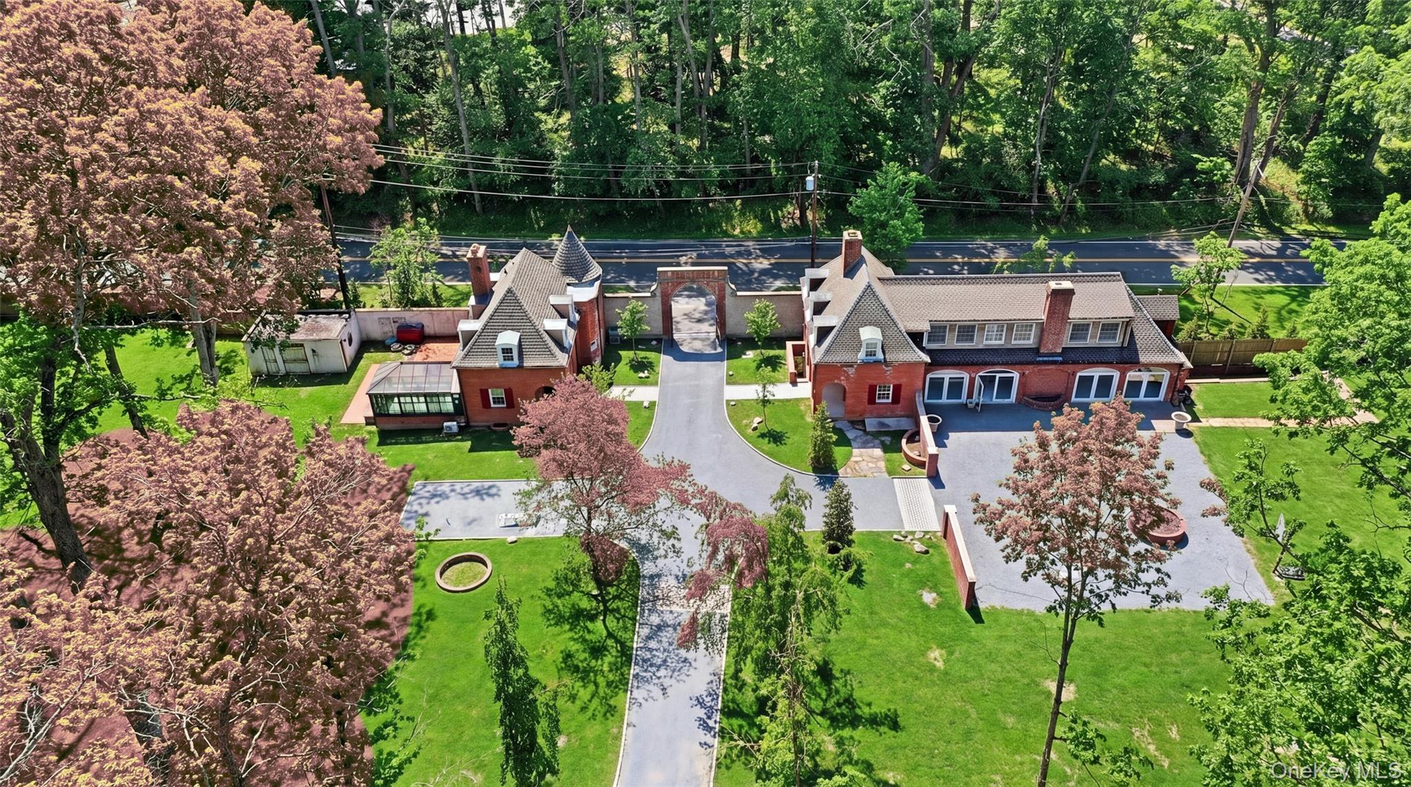22 Brookville Road – For Sale